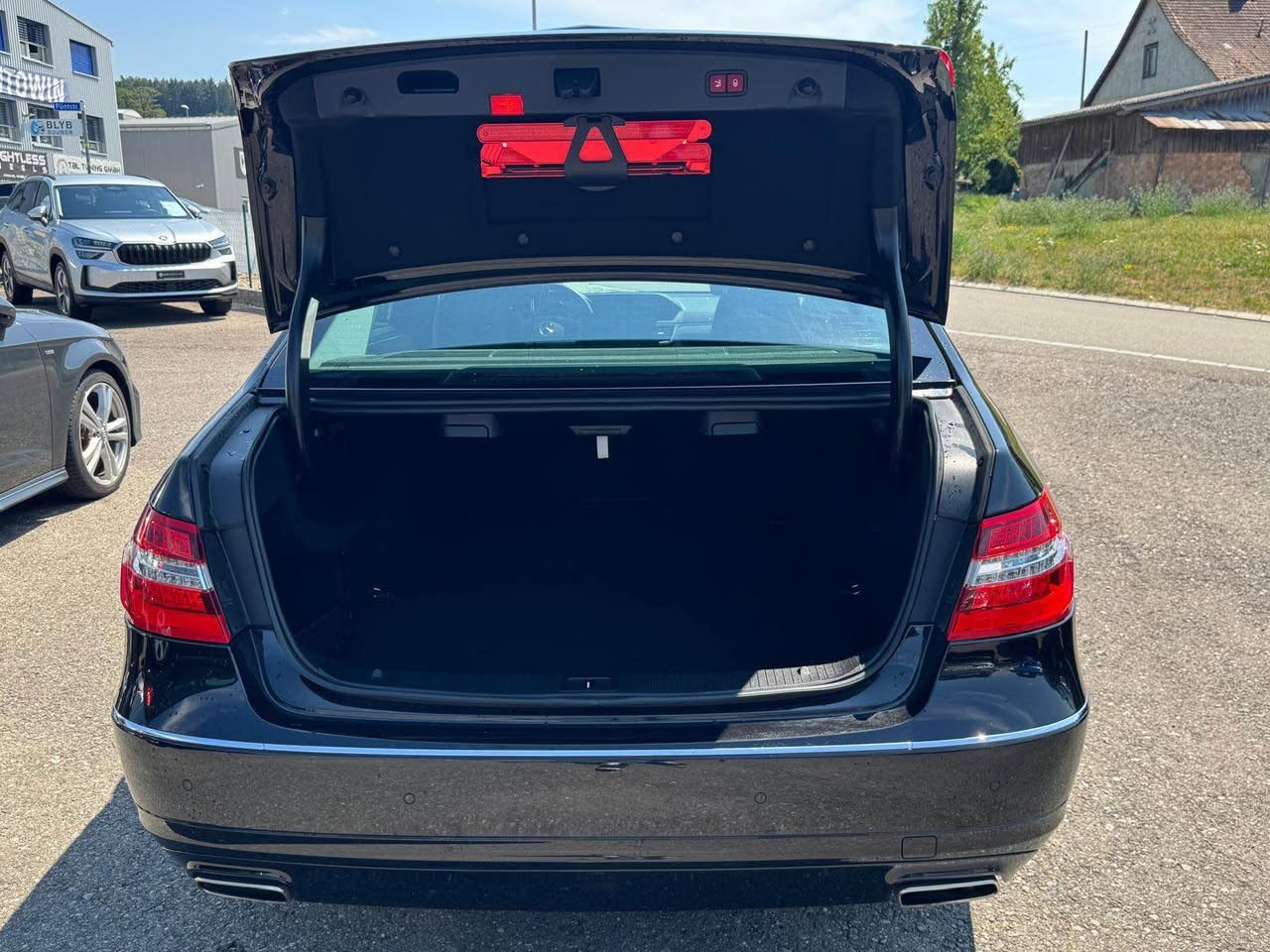 MERCEDES-BENZ E 350 CDI BlueEff. Avantgarde 4Matic 7G-Tronic-image-9