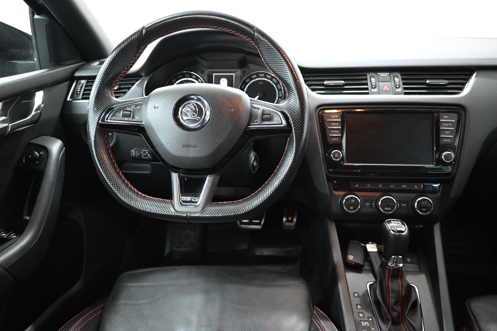 SKODA Octavia Combi 2.0 TDI RS 4x4 DSG-image-4