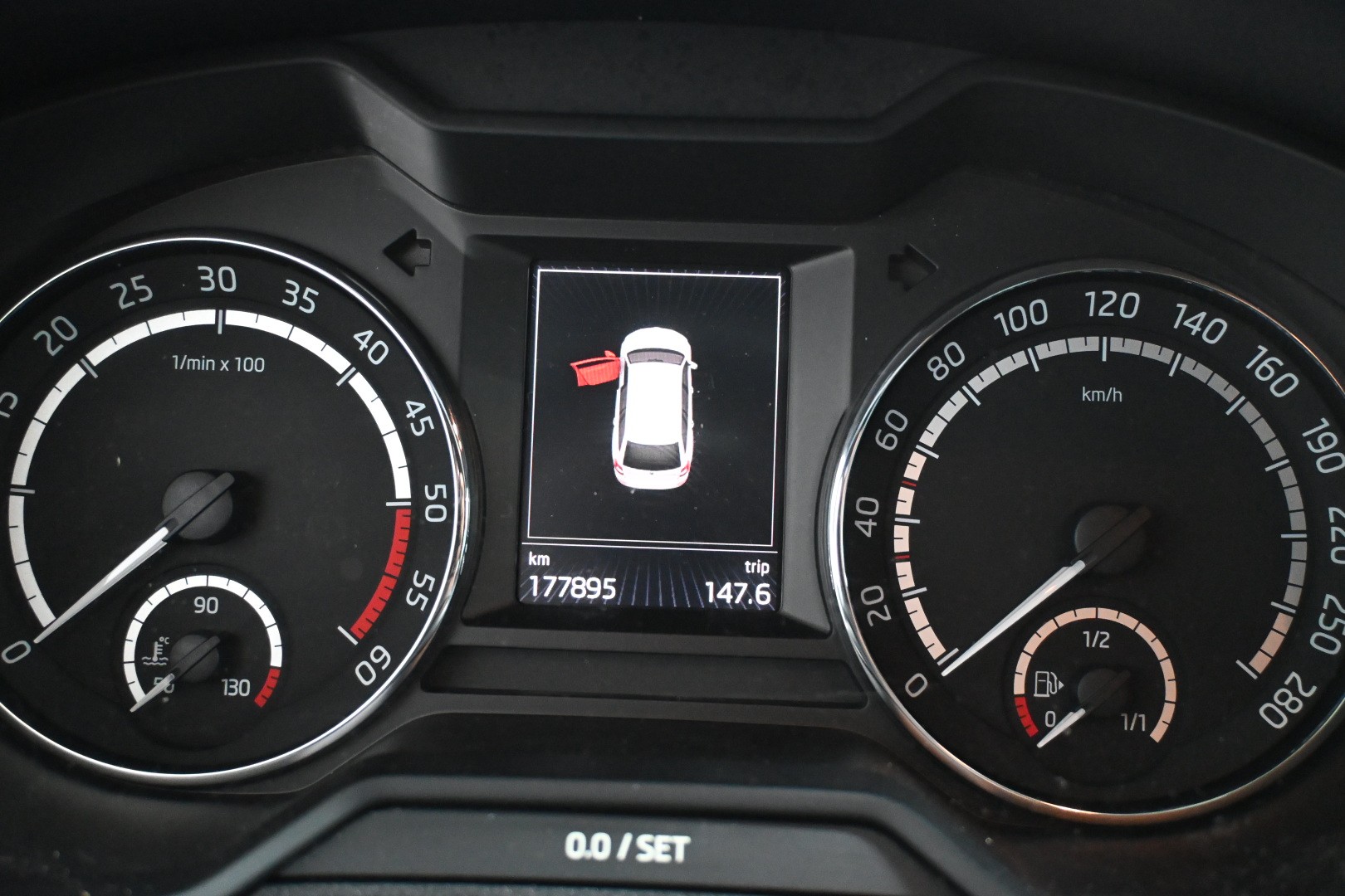 SKODA Octavia Combi 2.0 TDI RS 4x4 DSG-image-8