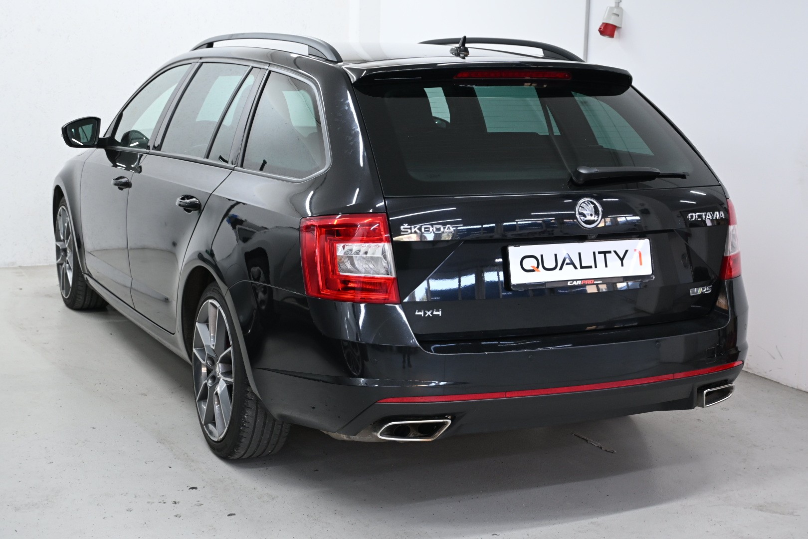 SKODA Octavia Combi 2.0 TDI RS 4x4 DSG-image-2