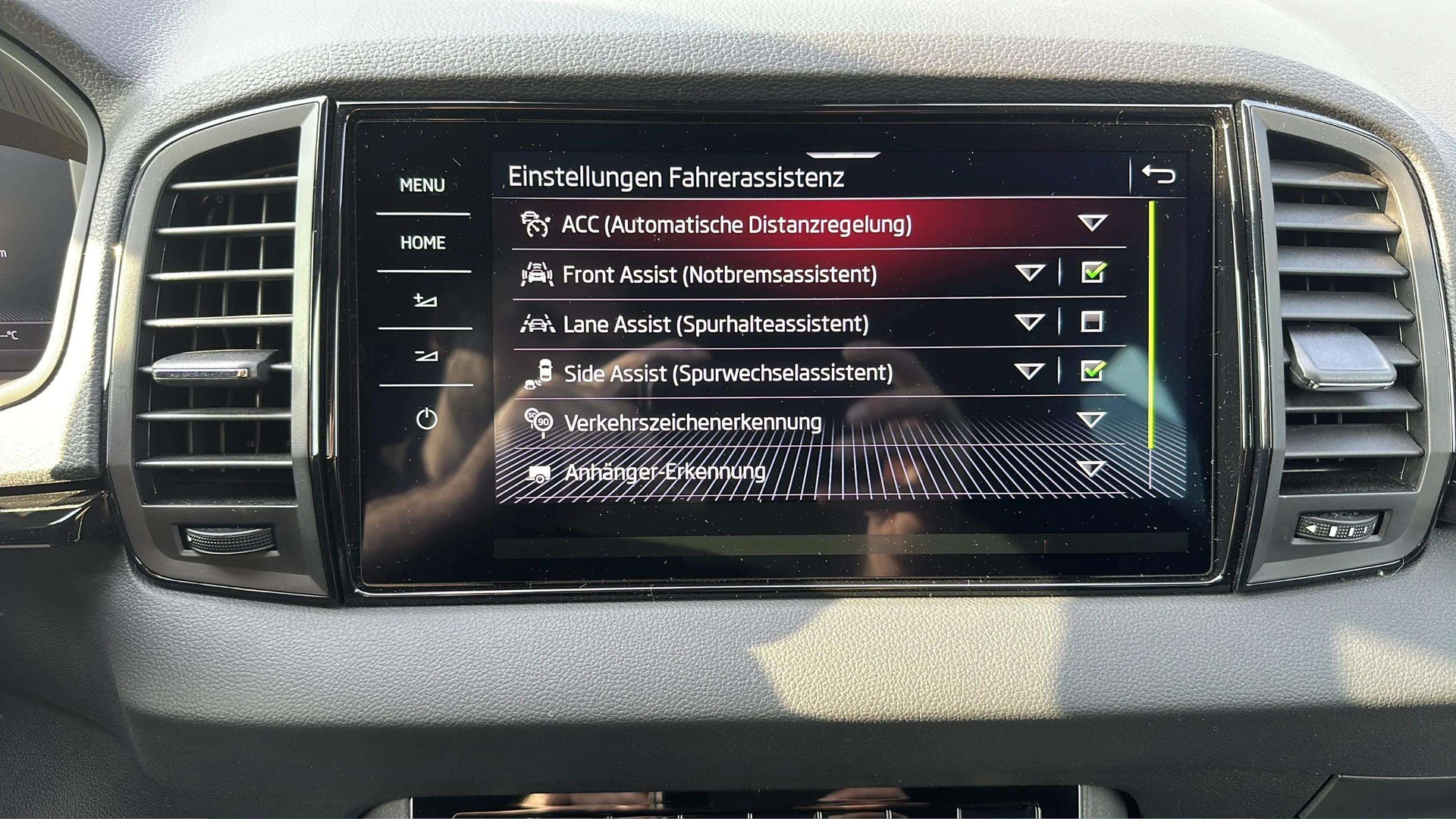 SKODA Karoq 2.0 TSI SportLine 4x4 DSG mit AHK & Standheizung-image-6