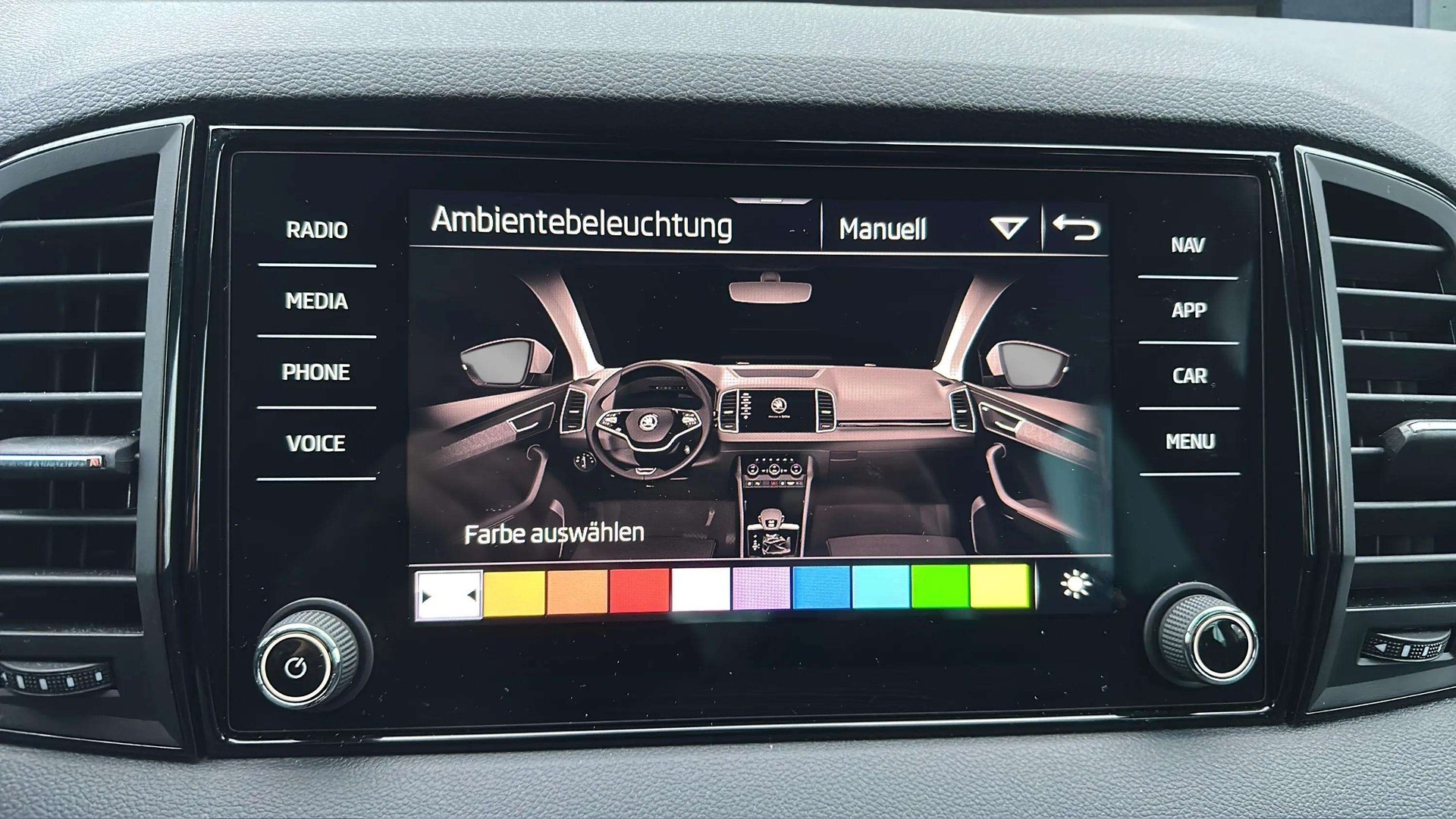 SKODA Karoq 2.0 TSI SportLine 4x4 DSG mit AHK & Standheizung-image-10