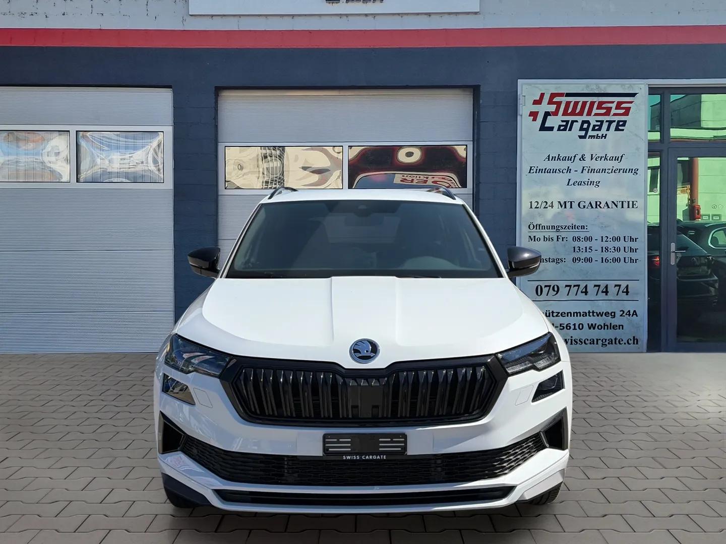 SKODA Karoq 2.0 TSI SportLine 4x4 DSG mit AHK & Standheizung-showroom-element-2