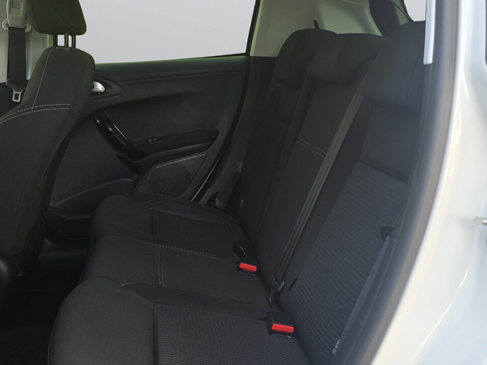 PEUGEOT 208 1.2 PureTech Allure EAT6-image-18