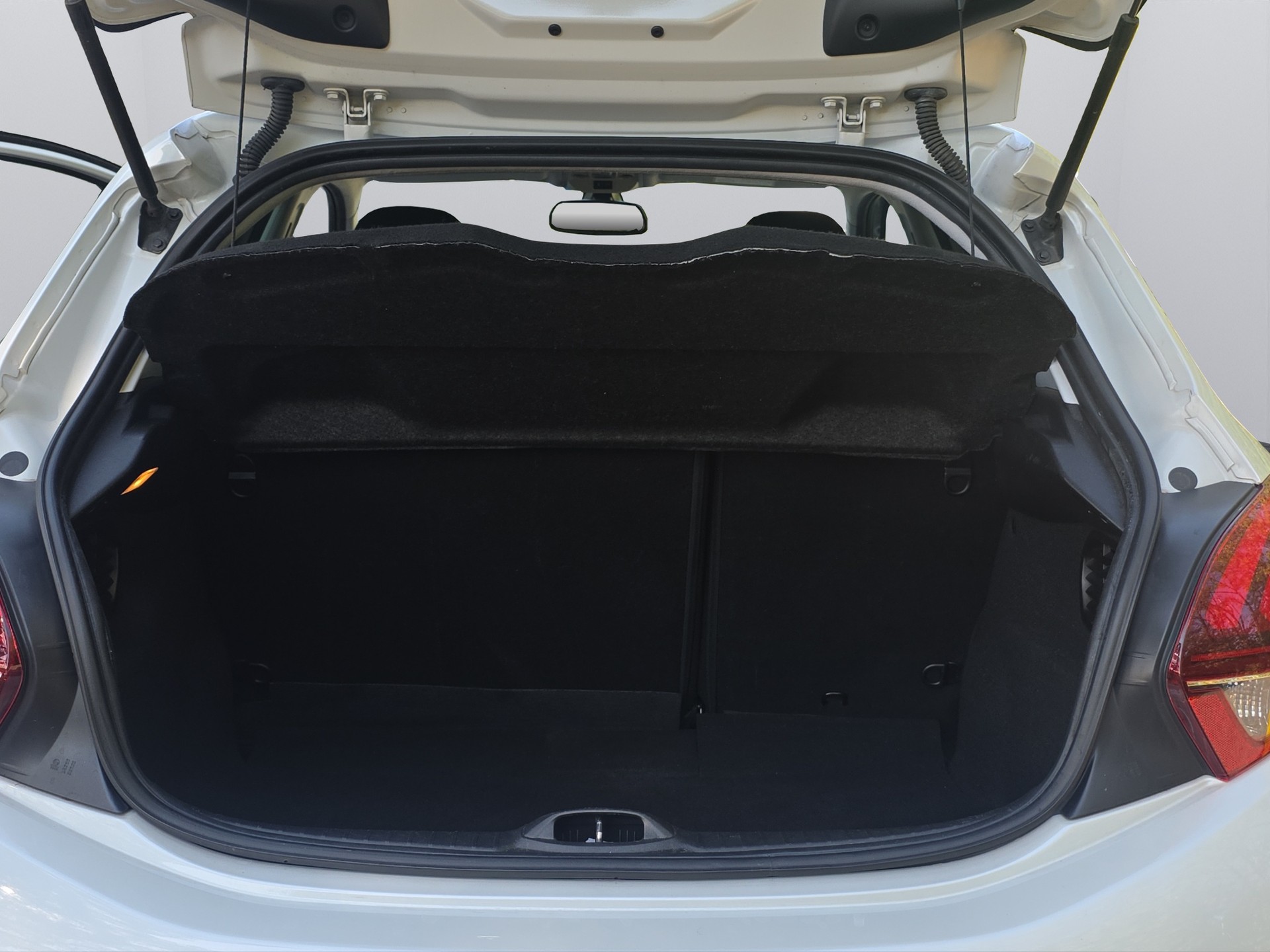 PEUGEOT 208 1.2 PureTech Allure EAT6-image-19
