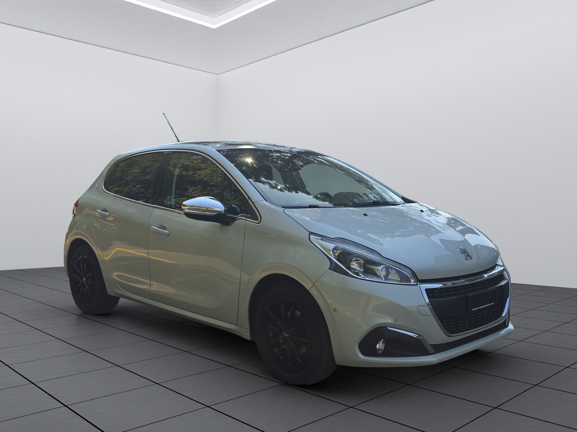 PEUGEOT 208 1.2 PureTech Allure EAT6-image-2
