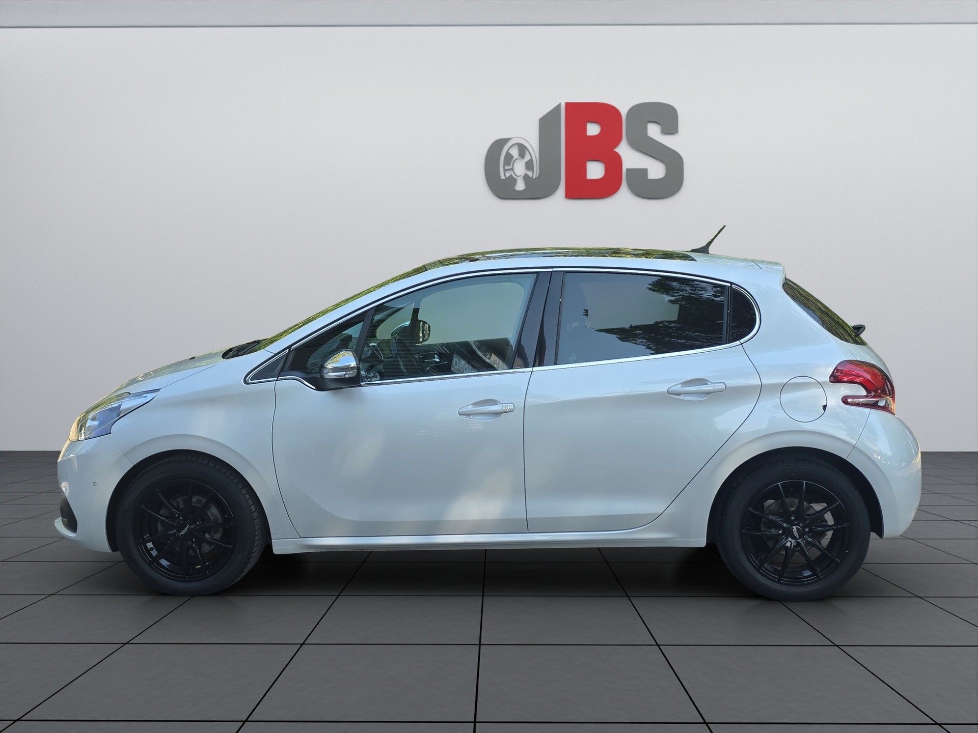PEUGEOT 208 1.2 PureTech Allure EAT6-image-7