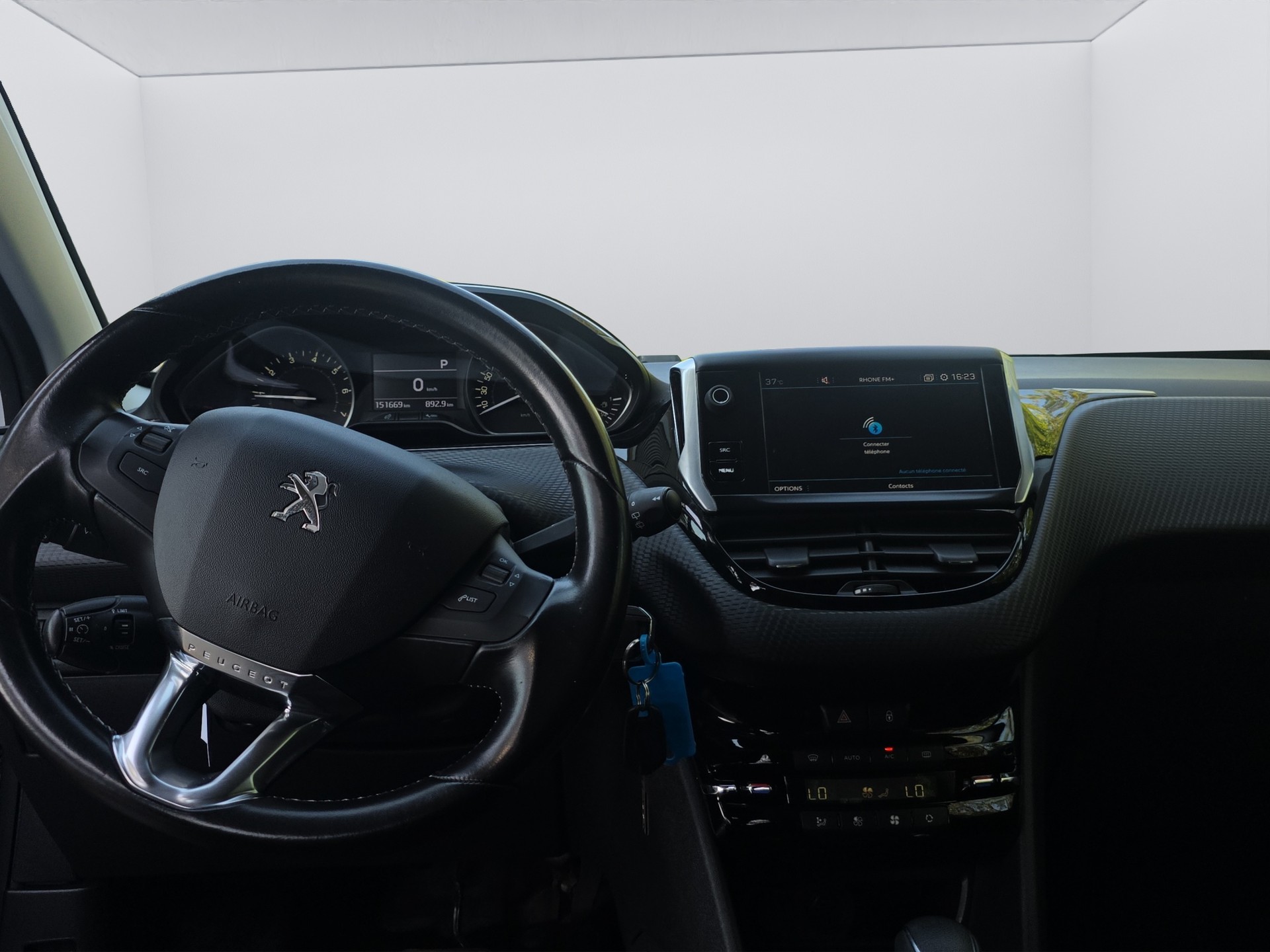 PEUGEOT 208 1.2 PureTech Allure EAT6-image-9