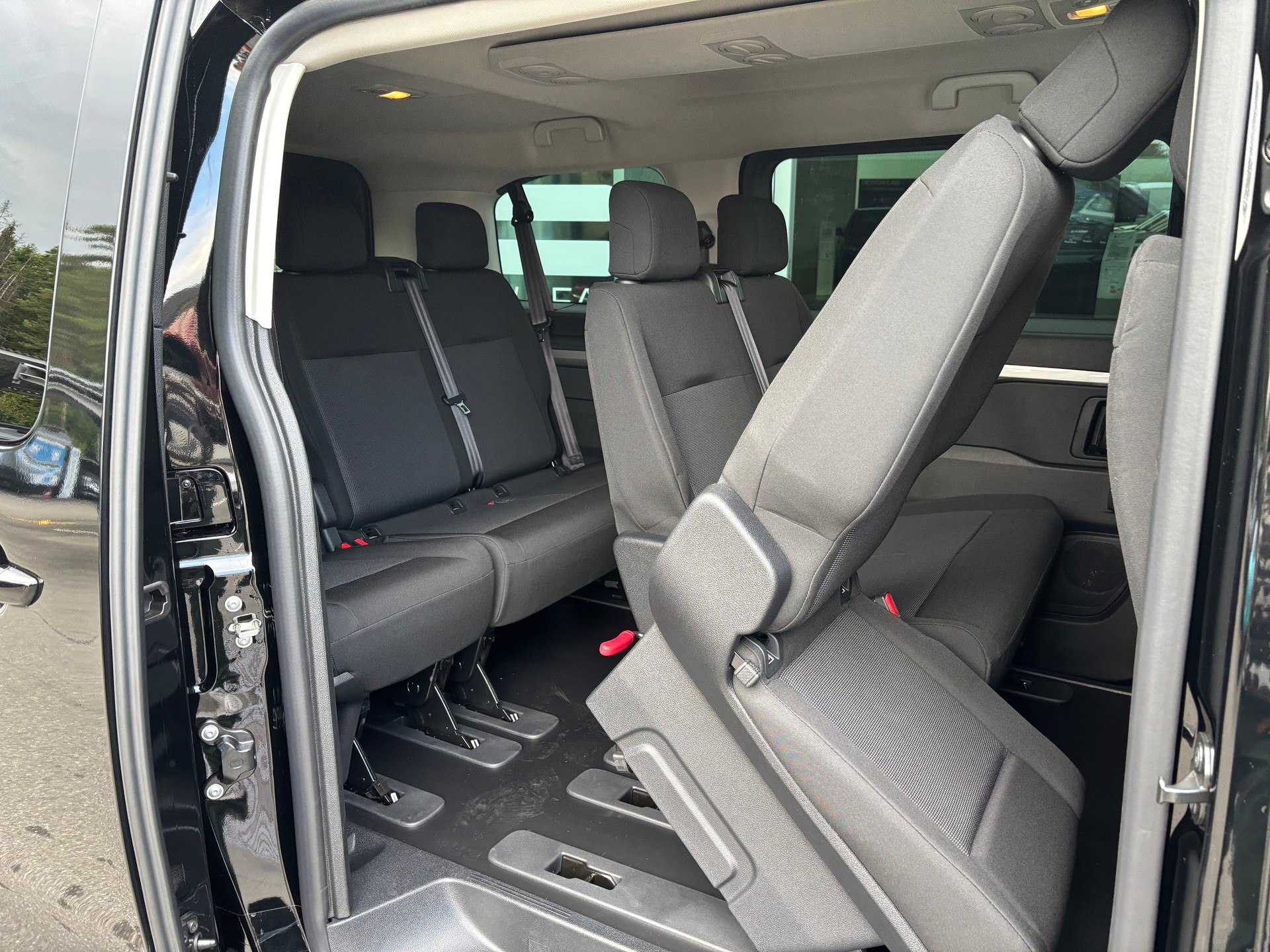 PEUGEOT Traveller Family Edition Standard EAT8-image-7