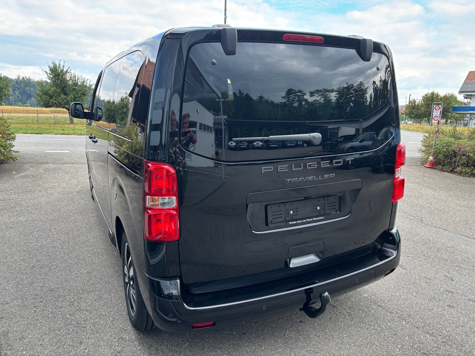 PEUGEOT Traveller Family Edition Standard EAT8-image-2