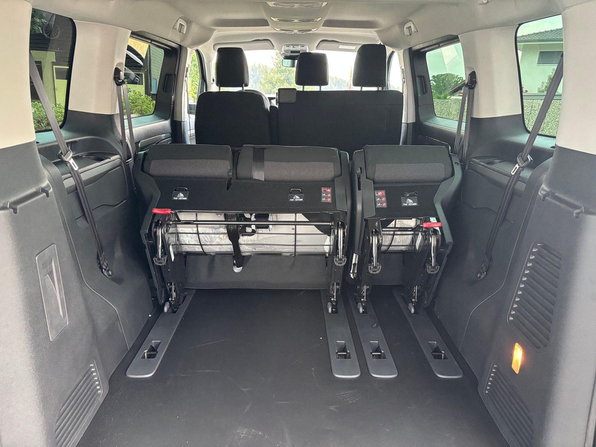 PEUGEOT Traveller Family Edition Standard EAT8-image-5