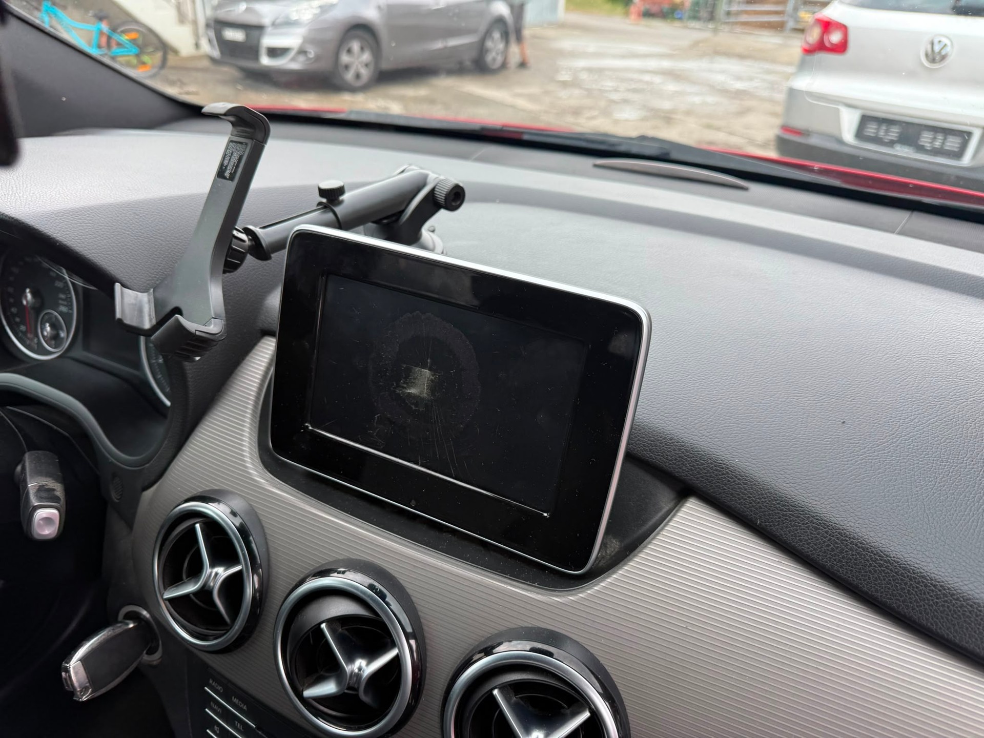 MERCEDES-BENZ B 180 Style 7G-DCT-image-4