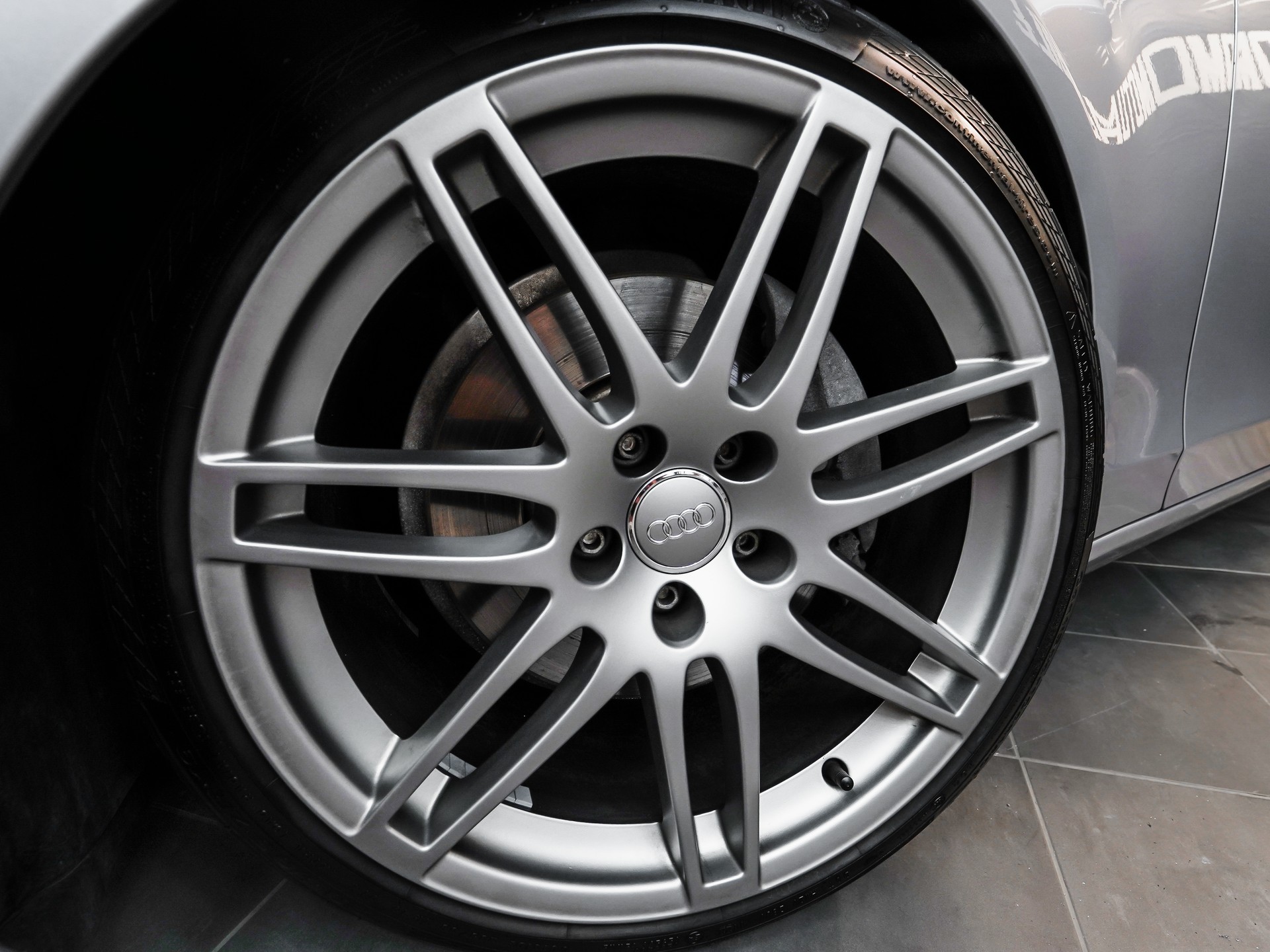 AUDI A4 Avant 2.0 TFSI quattro s-tronic-image-6
