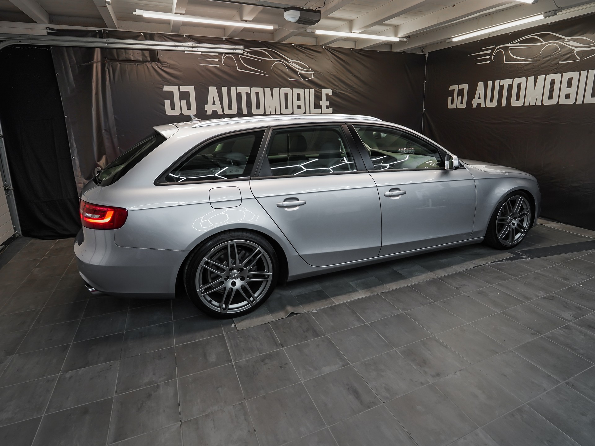AUDI A4 Avant 2.0 TFSI quattro s-tronic-image-3