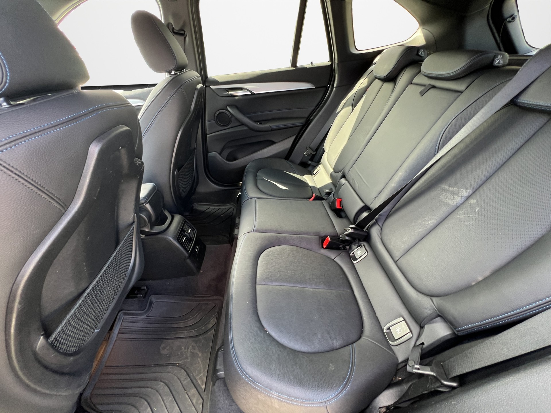 BMW X1 20d xDrive SAG-image-10