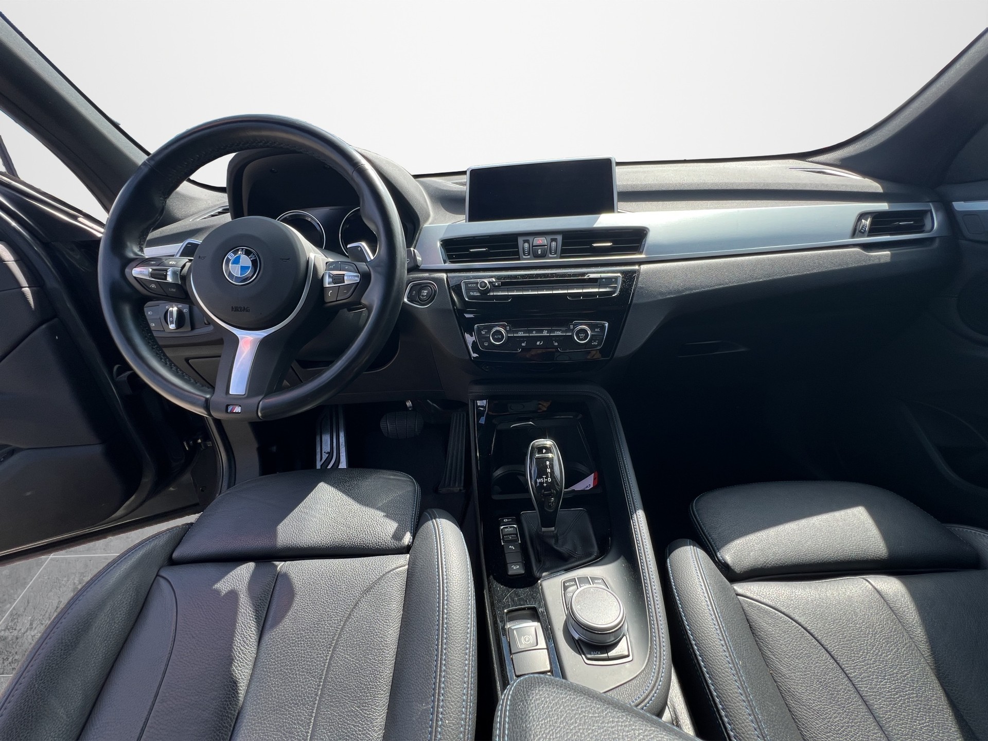 BMW X1 20d xDrive SAG-image-12