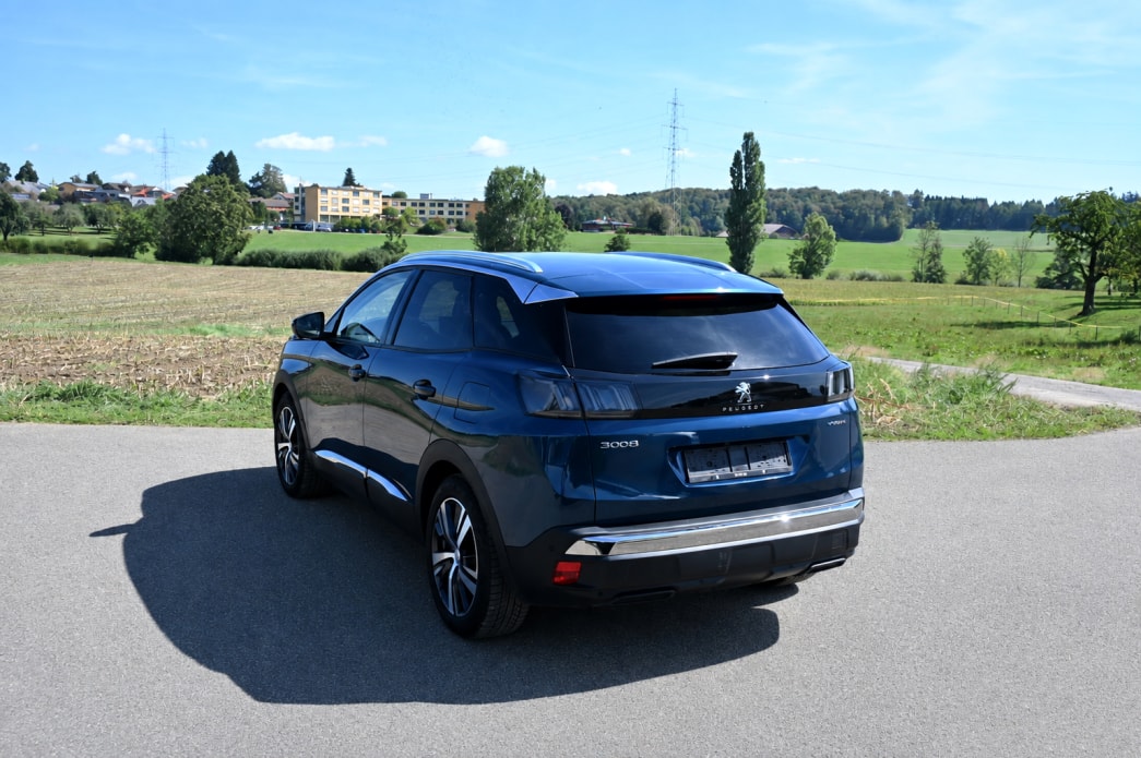 PEUGEOT 3008 300e Hybrid4 Allure Pack EAT8-image-3