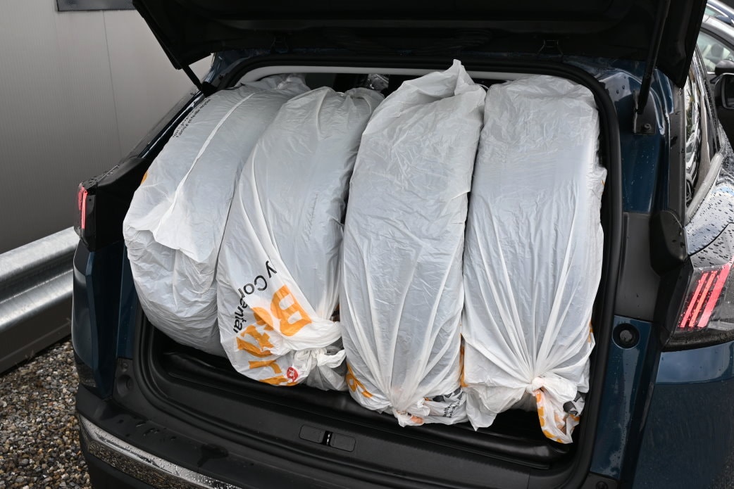 PEUGEOT 3008 300e Hybrid4 Allure Pack EAT8-image-15