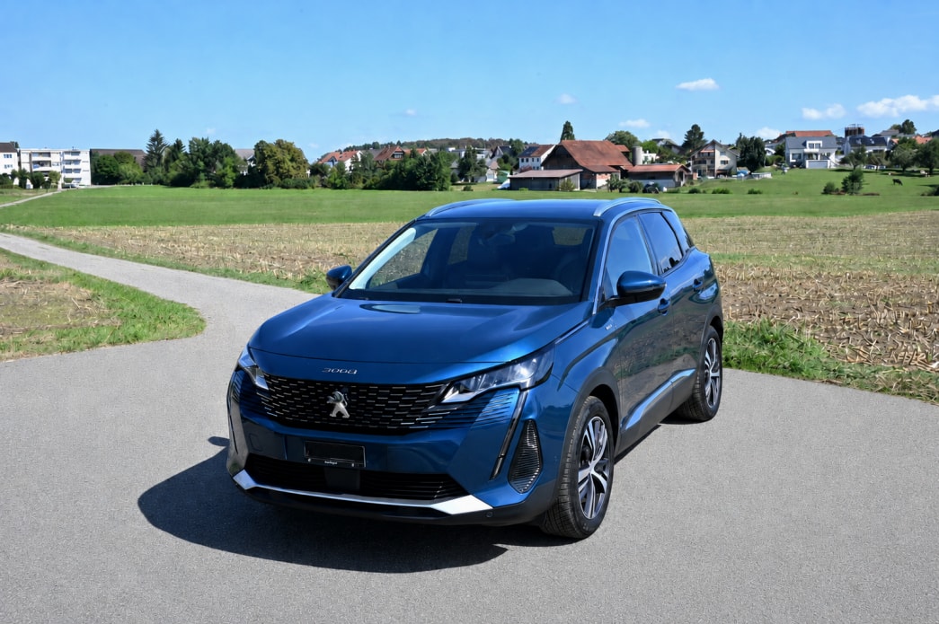 PEUGEOT 3008 300e Hybrid4 Allure Pack EAT8