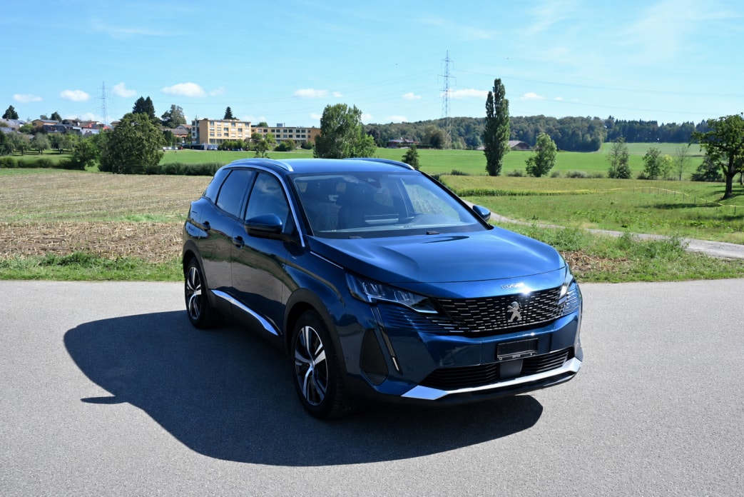 PEUGEOT 3008 300e Hybrid4 Allure Pack EAT8-image-1