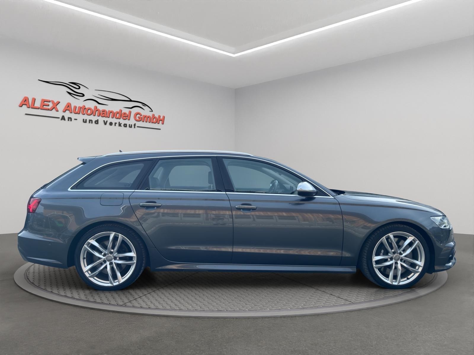 AUDI S6 Avant 4.0 TFSI V8 quattro S-tronic-image-7