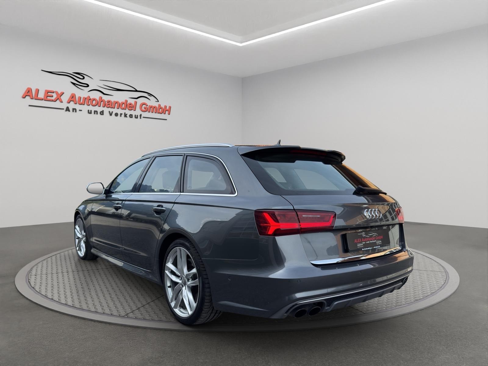 AUDI S6 Avant 4.0 TFSI V8 quattro S-tronic-image-3