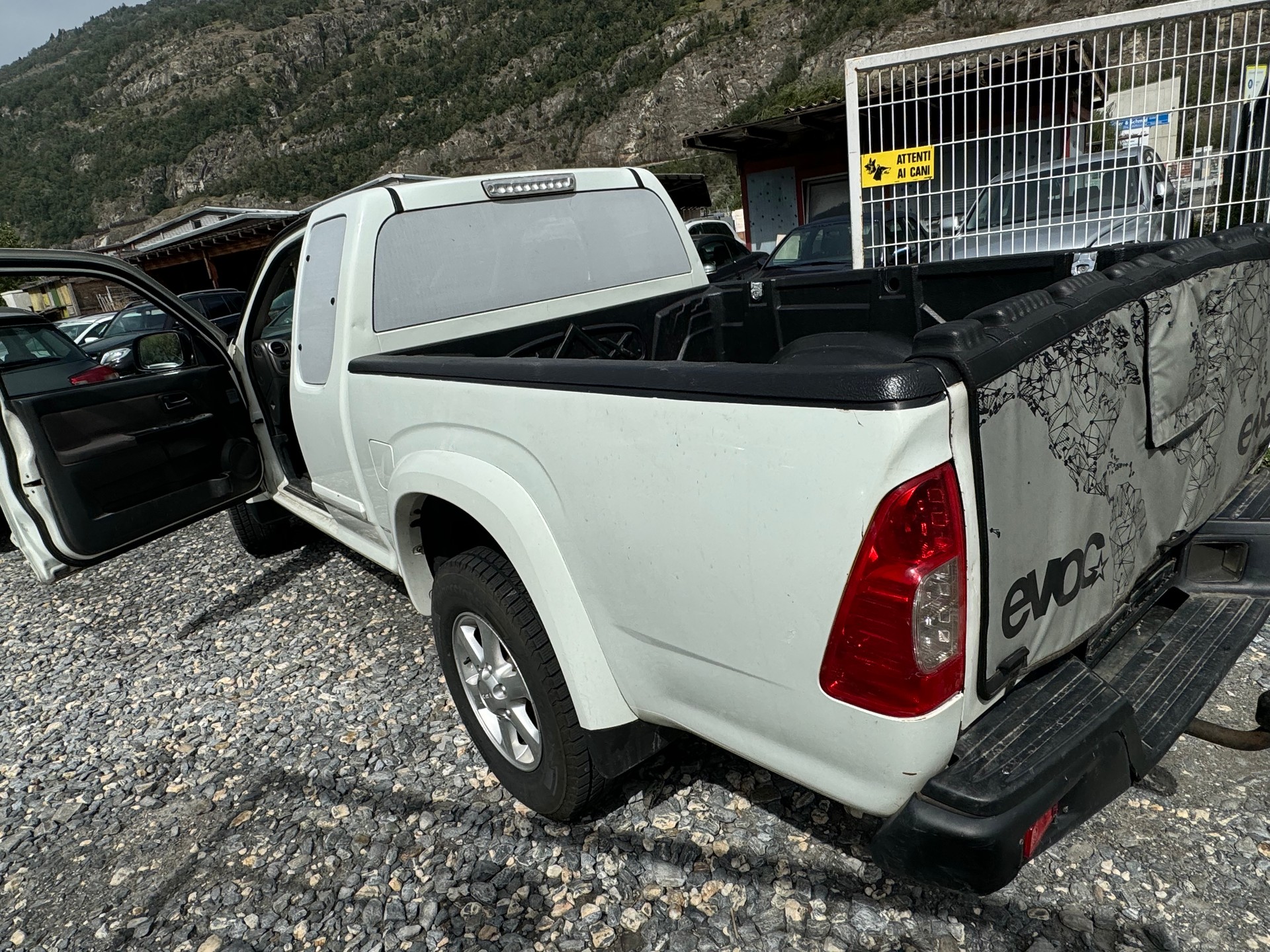 ISUZU D-MAX SpaceCab LS 3.0 4x4 A-image-15