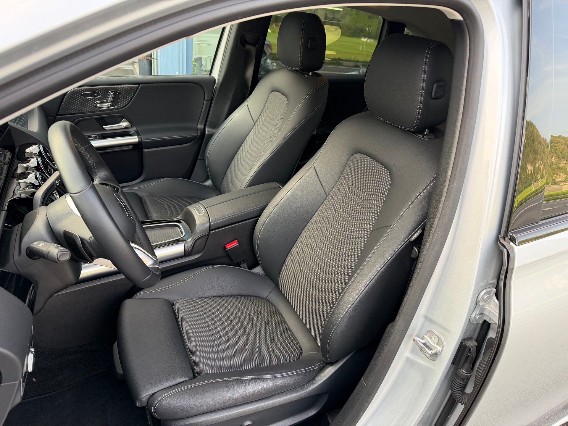 MERCEDES-BENZ B 220 4Matic 8G-DCT-image-4