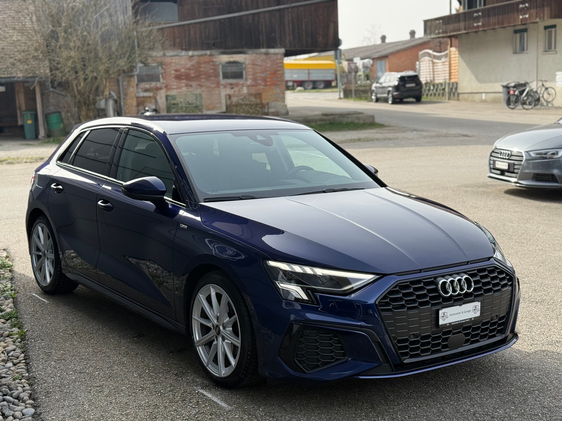 AUDI A3 Sportback 35 TFSI S line S-tronic °° 5 Jahre / 100'000 KM Audi-Garantie °°-image-8
