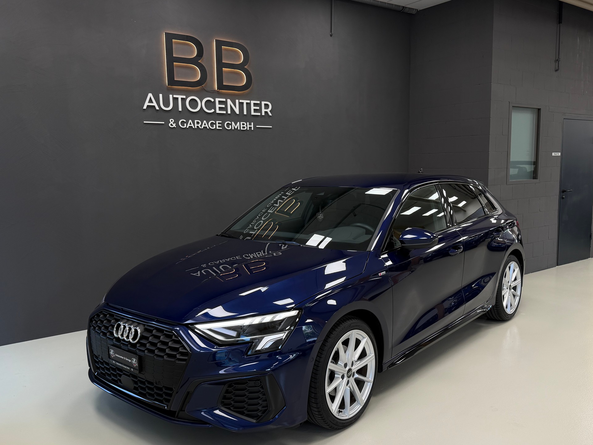 AUDI A3 Sportback 35 TFSI S line S-tronic °° 5 Jahre / 100'000 KM Audi-Garantie °°-image-0