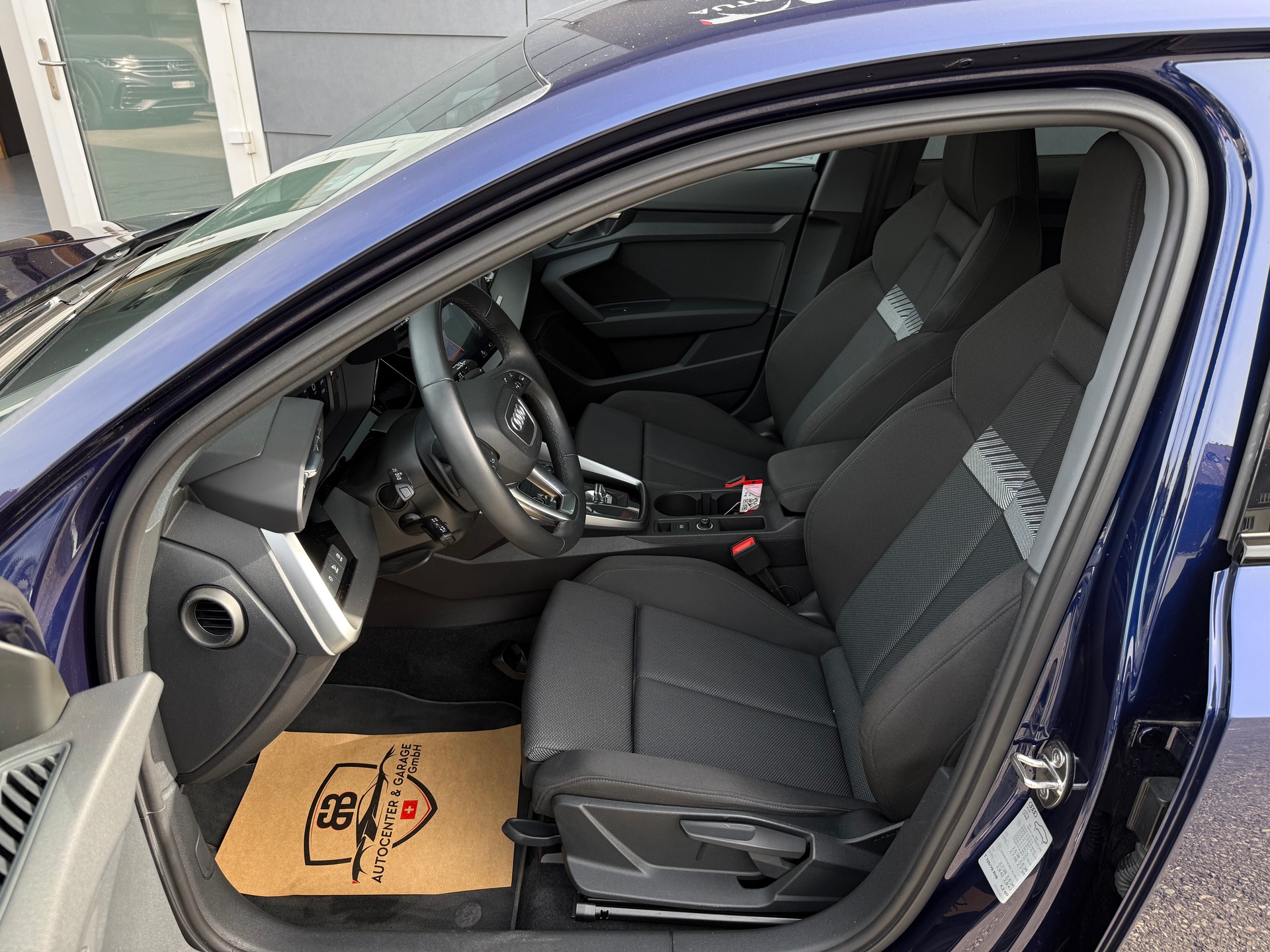 AUDI A3 Sportback 35 TFSI S line S-tronic °° 5 Jahre / 100'000 KM Audi-Garantie °°-image-9