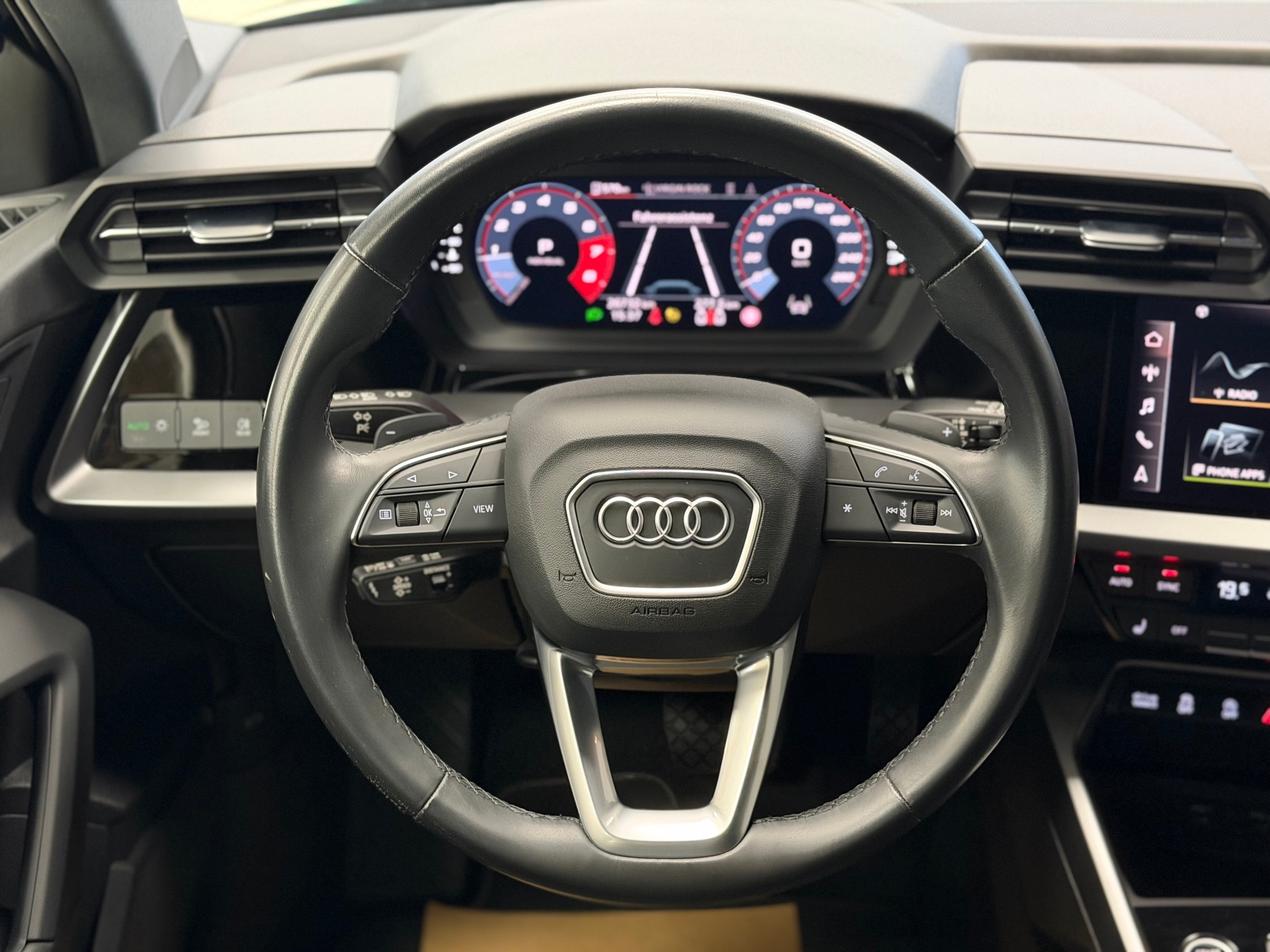 AUDI A3 Sportback 35 TFSI S line S-tronic °° 5 Jahre / 100'000 KM Audi-Garantie °°-image-17