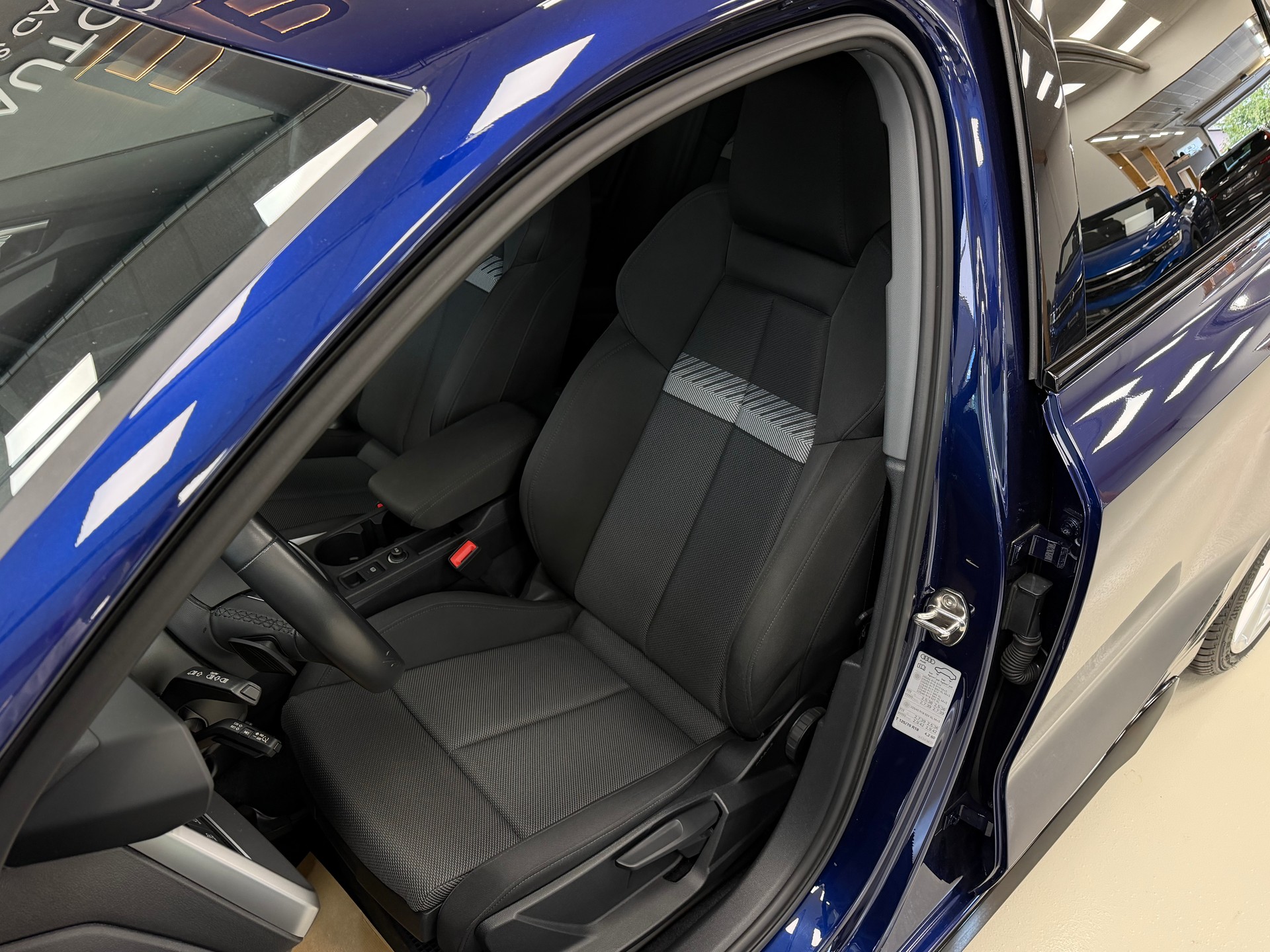 AUDI A3 Sportback 35 TFSI S line S-tronic °° 5 Jahre / 100'000 KM Audi-Garantie °°-image-12