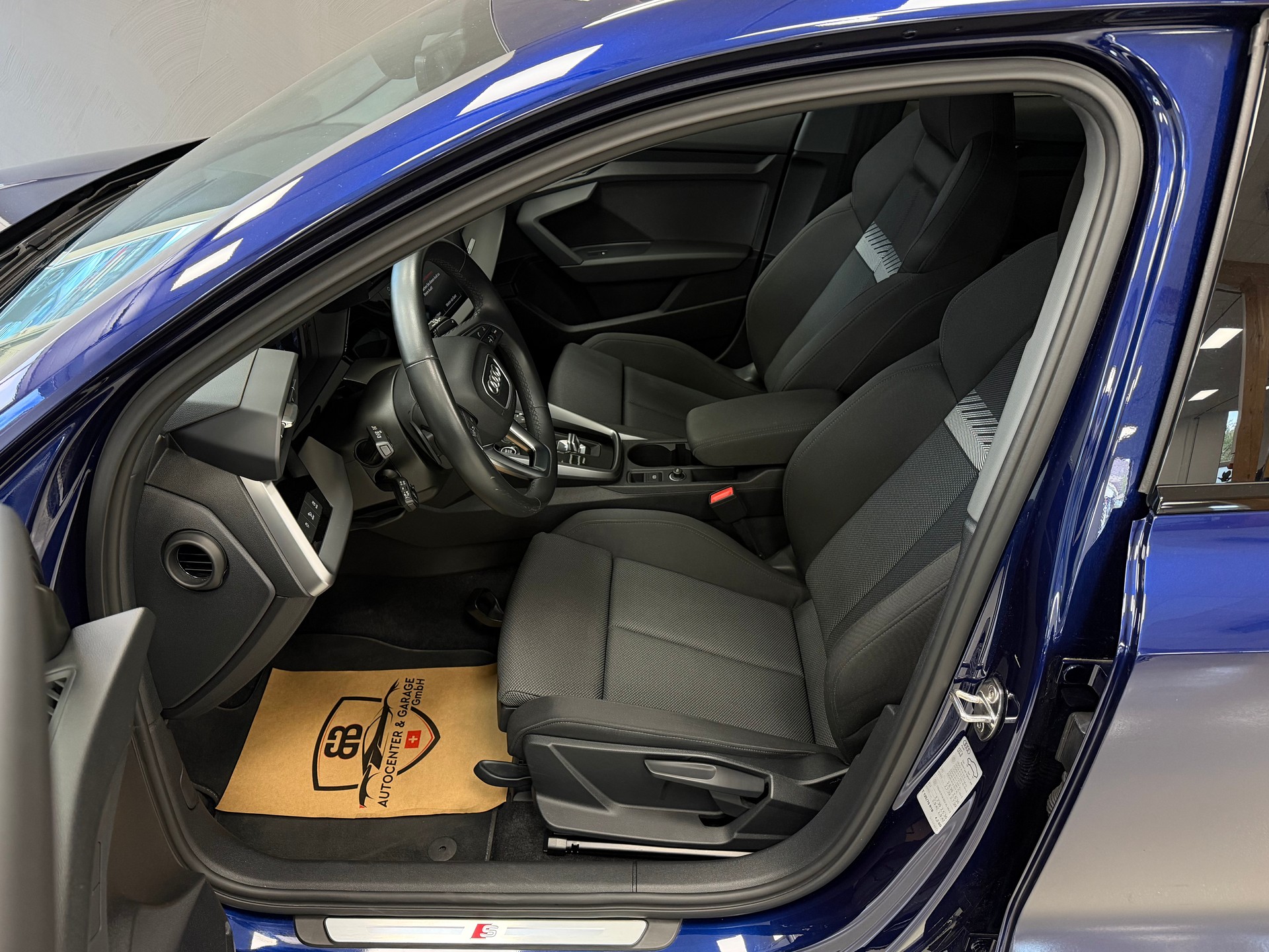 AUDI A3 Sportback 35 TFSI S line S-tronic °° 5 Jahre / 100'000 KM Audi-Garantie °°-image-11