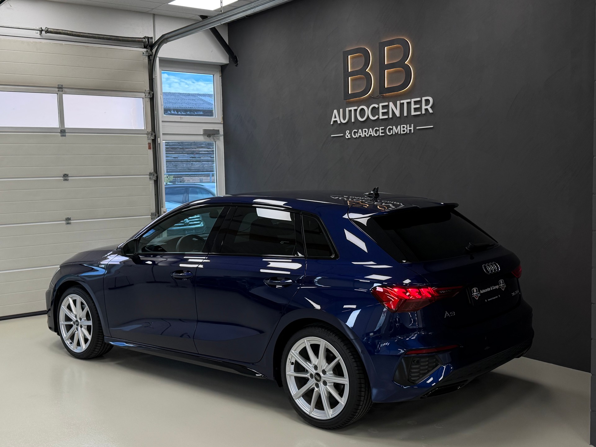 AUDI A3 Sportback 35 TFSI S line S-tronic °° 5 Jahre / 100'000 KM Audi-Garantie °°-image-4