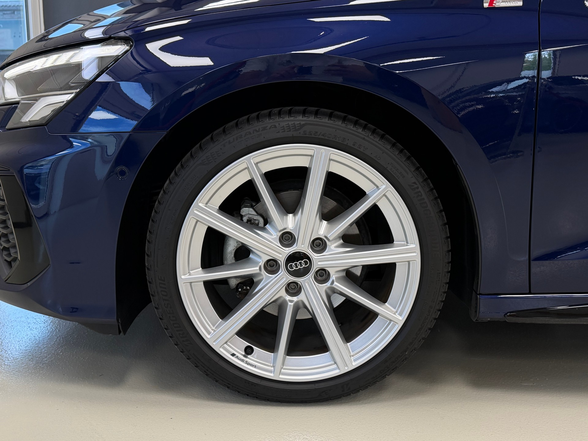 AUDI A3 Sportback 35 TFSI S line S-tronic °° 5 Jahre / 100'000 KM Audi-Garantie °°-image-6