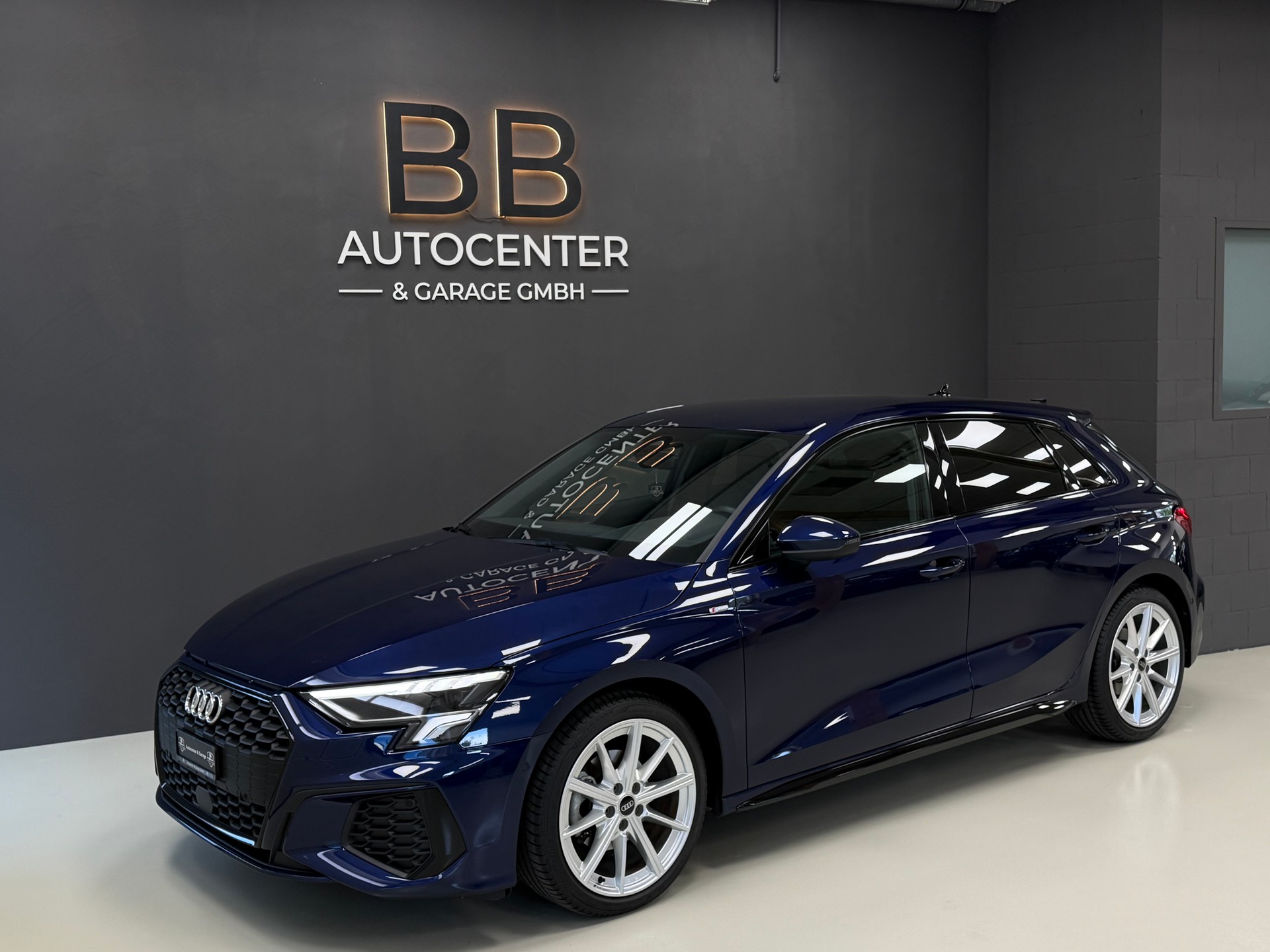 AUDI A3 Sportback 35 TFSI S line S-tronic °° 5 Jahre / 100'000 KM Audi-Garantie °°-image-1