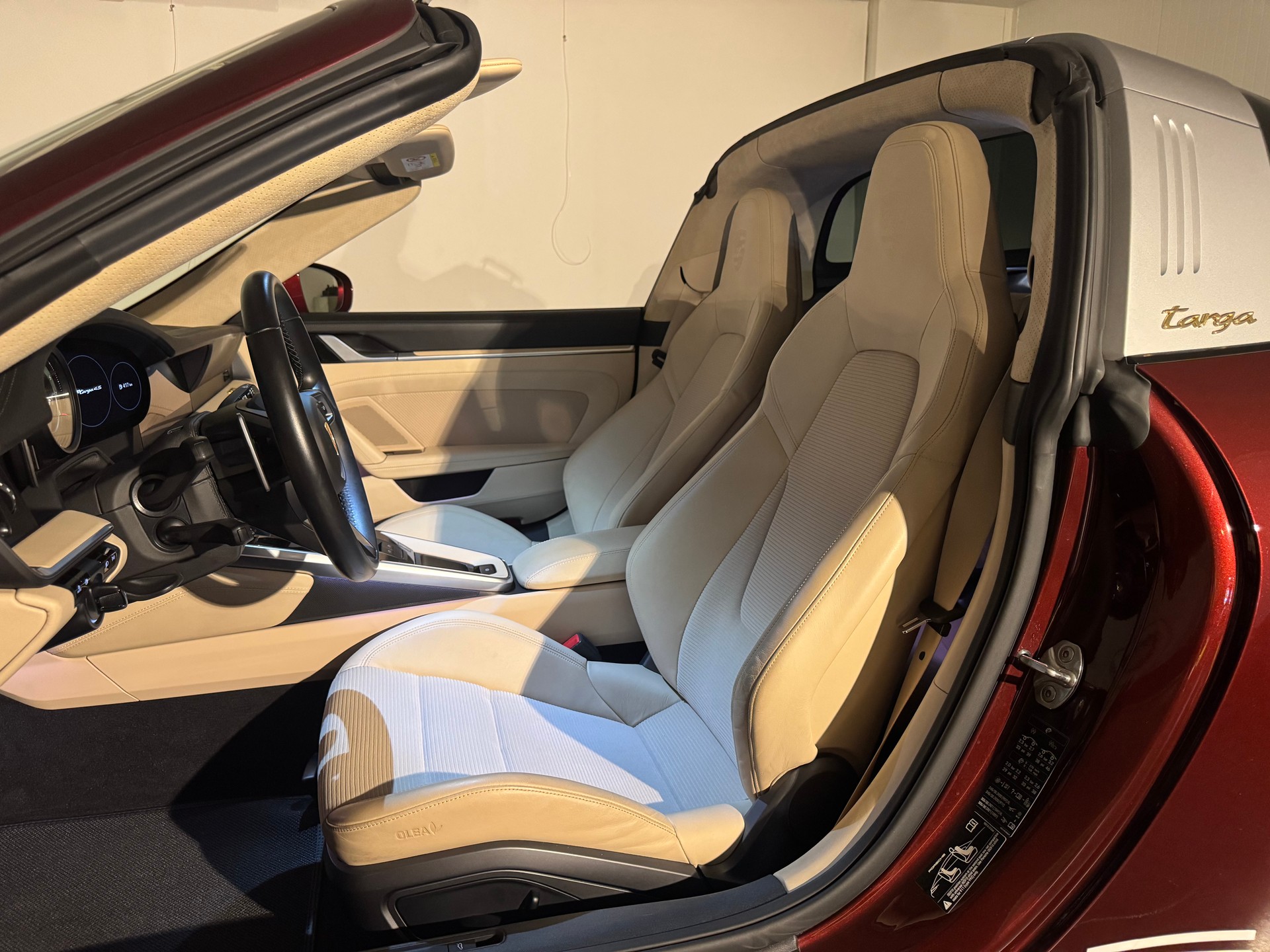 PORSCHE 911 Targa 4S Heritage Design Edition PDK-image-19