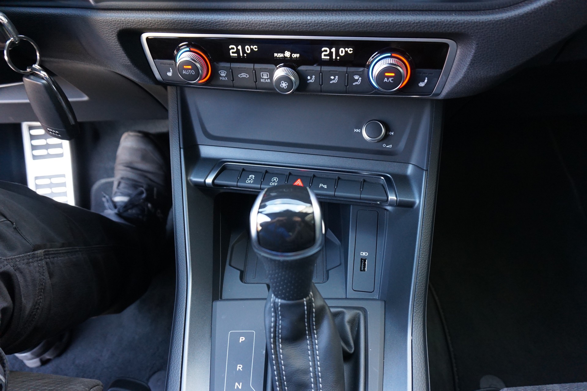 AUDI Q3 Sportback 35 TFSI S line S-tronic-image-11