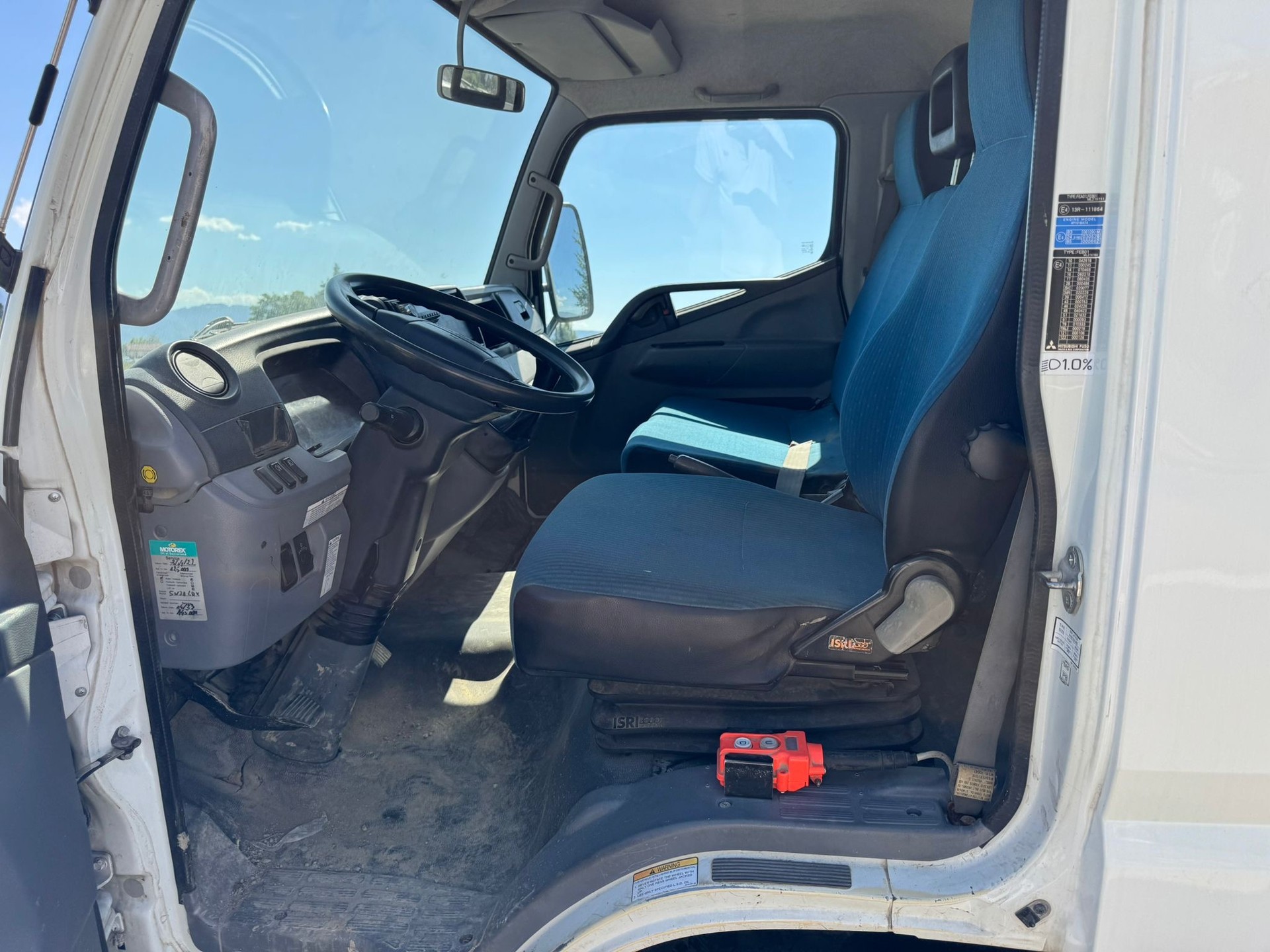 MITSUBISHI FUSO Canter 3C15-image-6