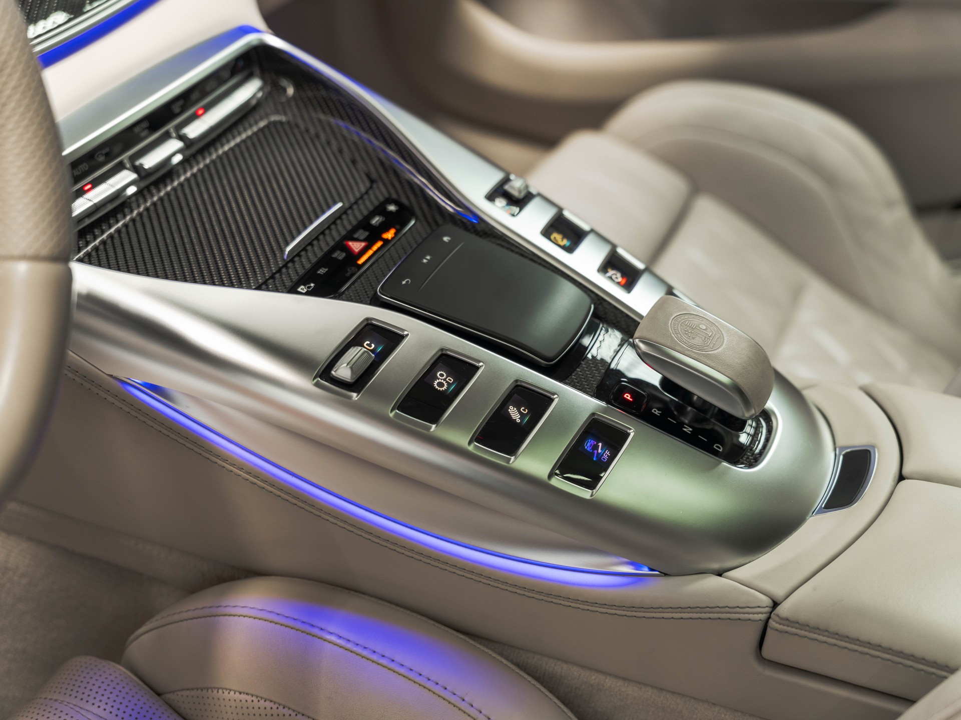 MERCEDES-BENZ AMG GT 4 43 4Matic+ Speedshift TCT-image-23