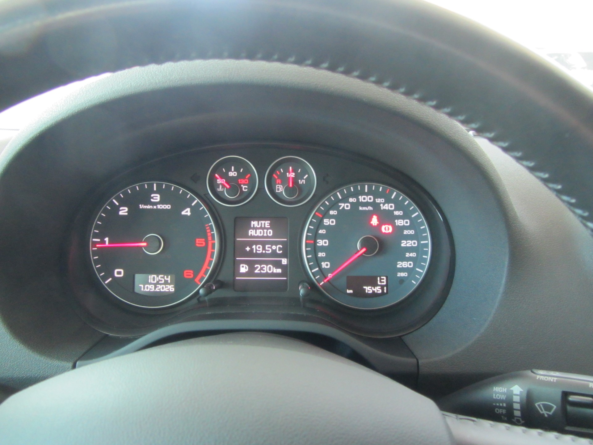 AUDI A3 Sportback 2.0 TDI Attraction-image-8