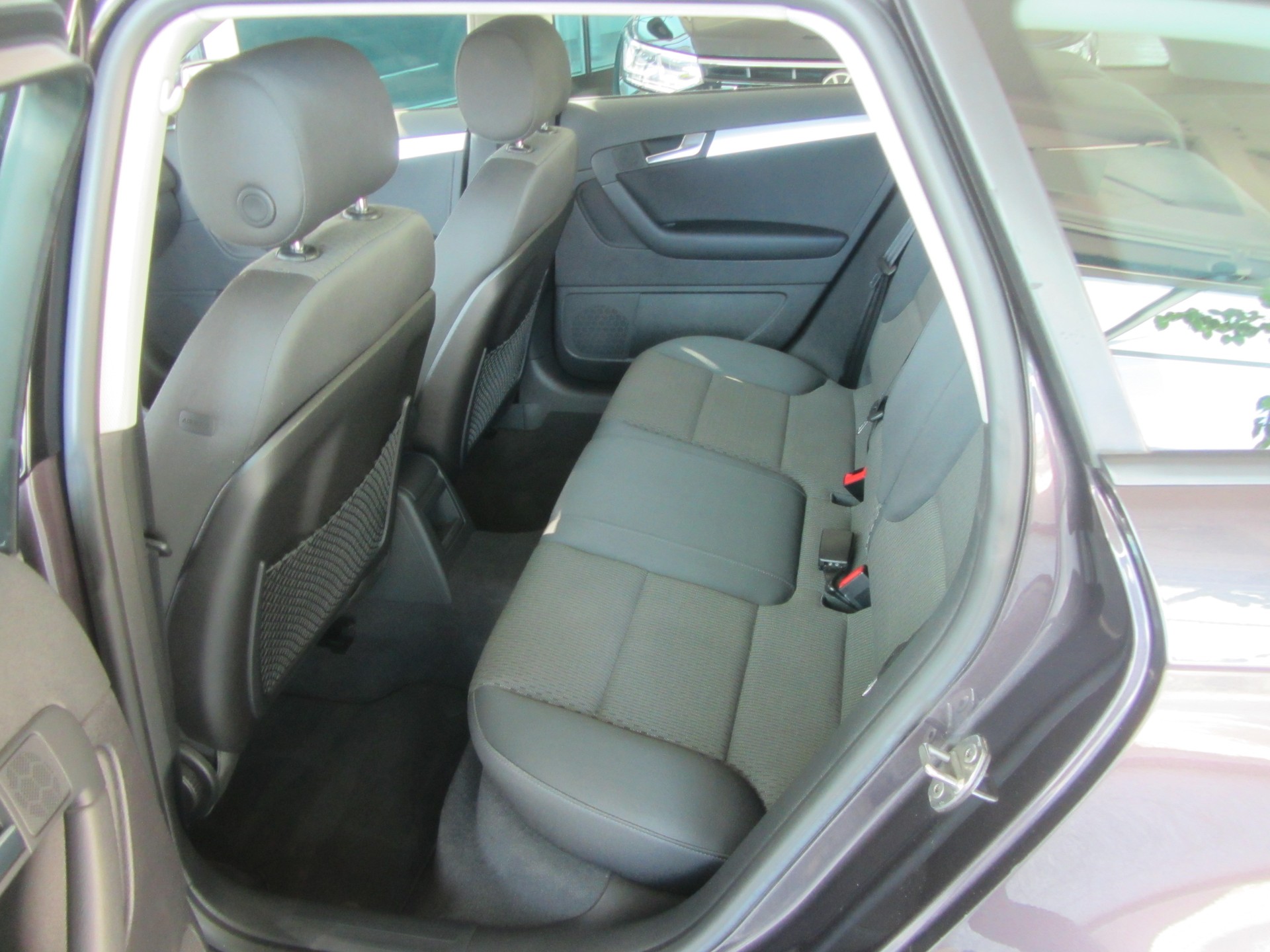 AUDI A3 Sportback 2.0 TDI Attraction-image-5