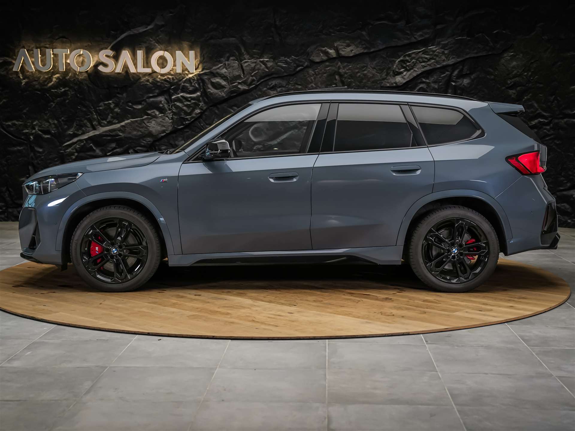 BMW X1 xDrive M35i *Werksgarantie*Panorama*Head-Up*Harman/Kardon*AHK*-showroom-element-1