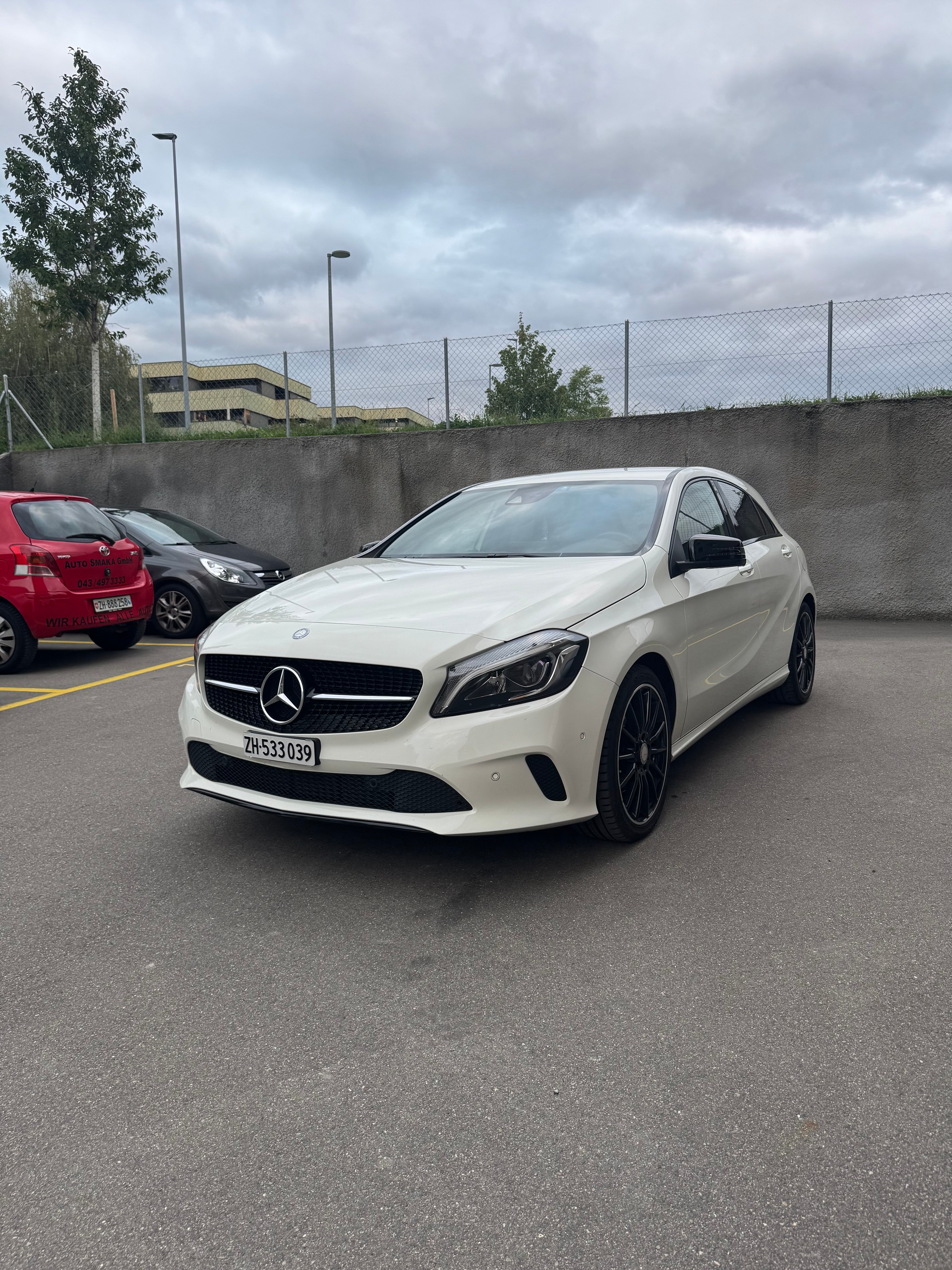 MERCEDES-BENZ A 180-image-1