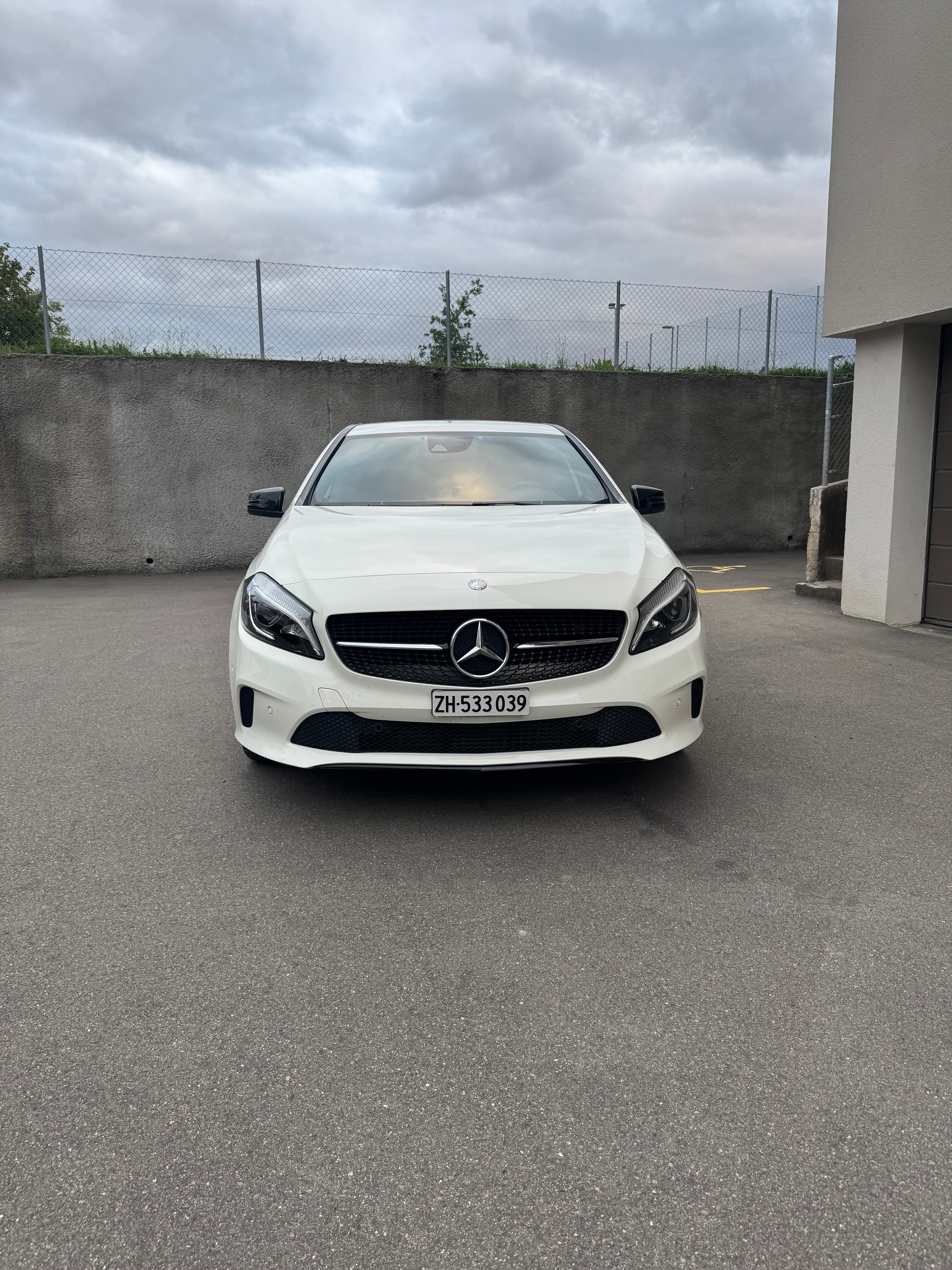 MERCEDES-BENZ A 180-image-2