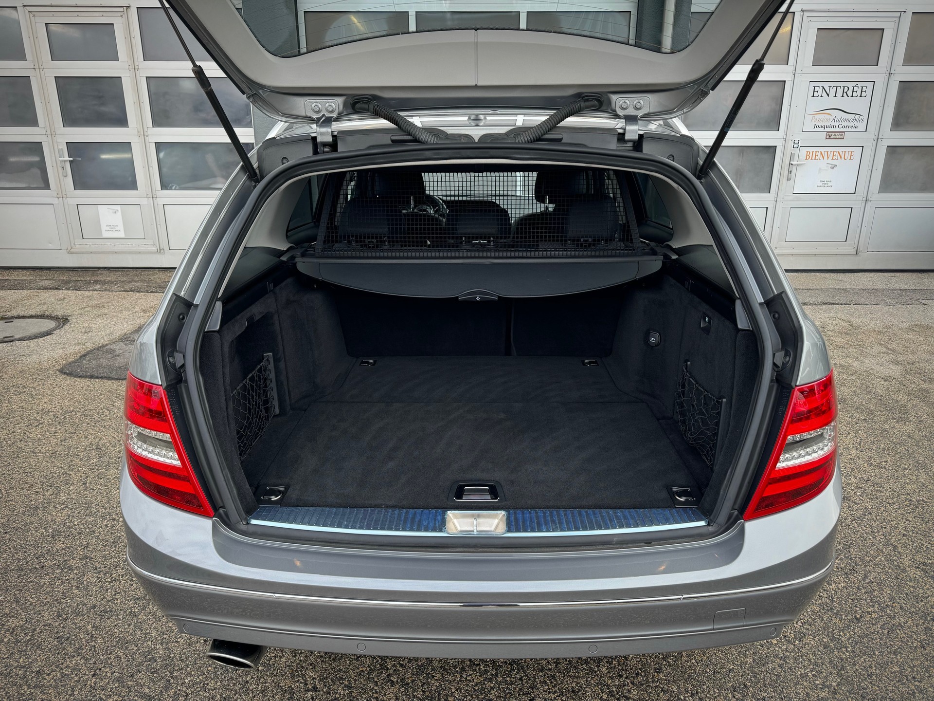 MERCEDES-BENZ C 250 CDI Avantgarde 4Matic 7G-Tronic - Véhicule Suisse (CH)-image-13