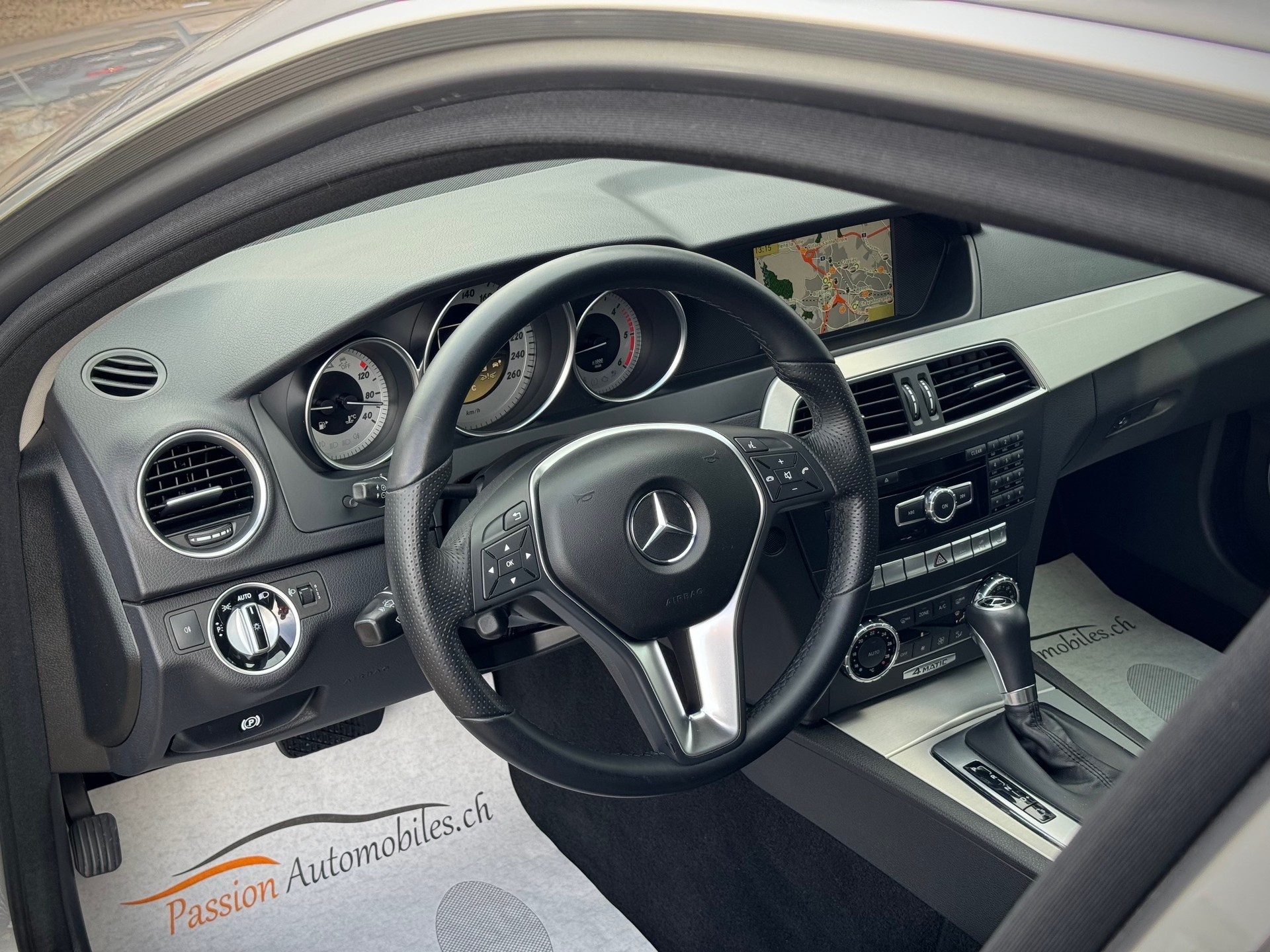 MERCEDES-BENZ C 250 CDI Avantgarde 4Matic 7G-Tronic - Véhicule Suisse (CH)-image-4