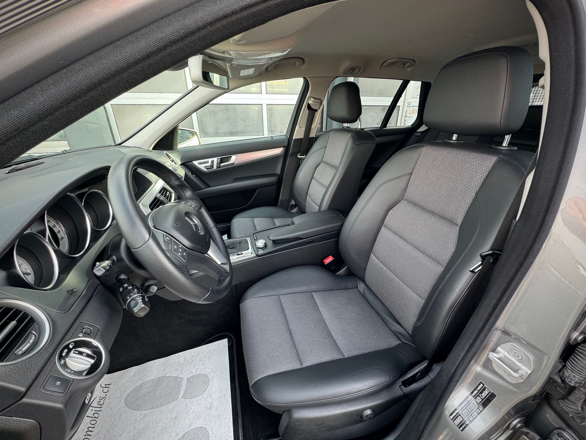 MERCEDES-BENZ C 250 CDI Avantgarde 4Matic 7G-Tronic - Véhicule Suisse (CH)-image-5