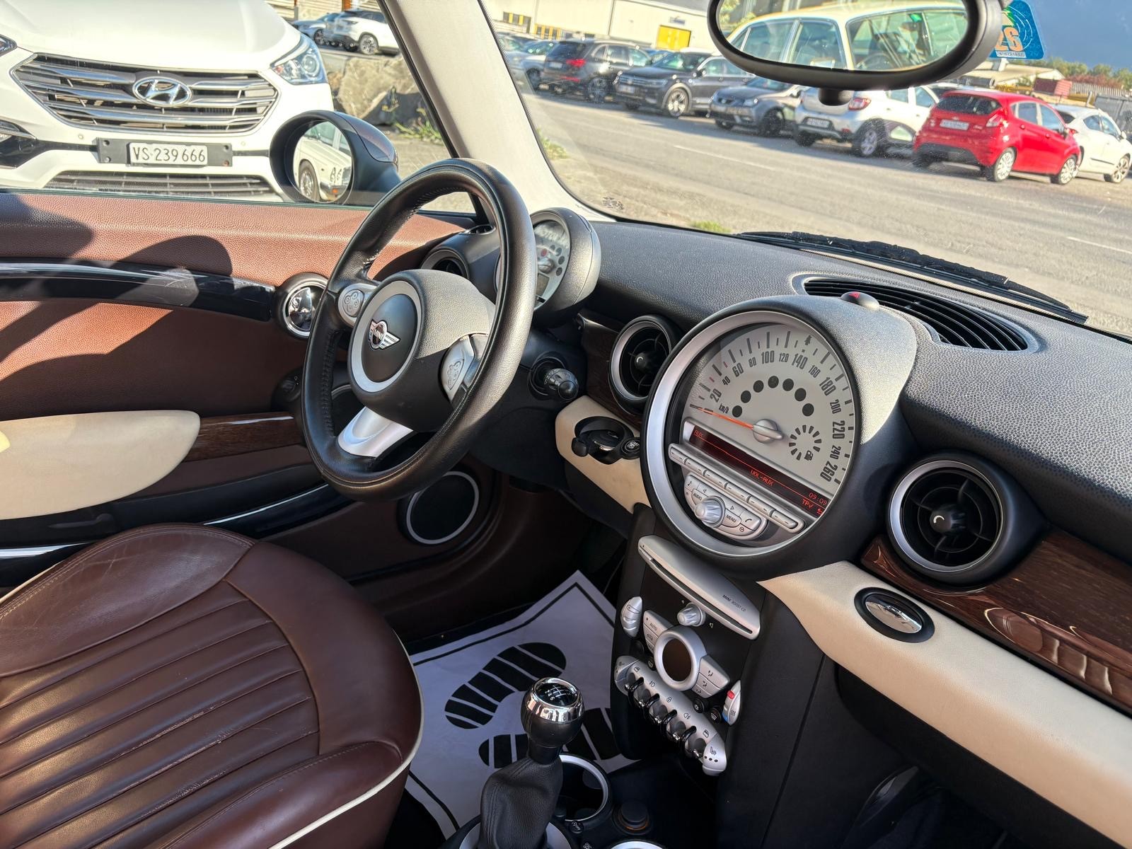 MINI Clubman Cooper-image-8
